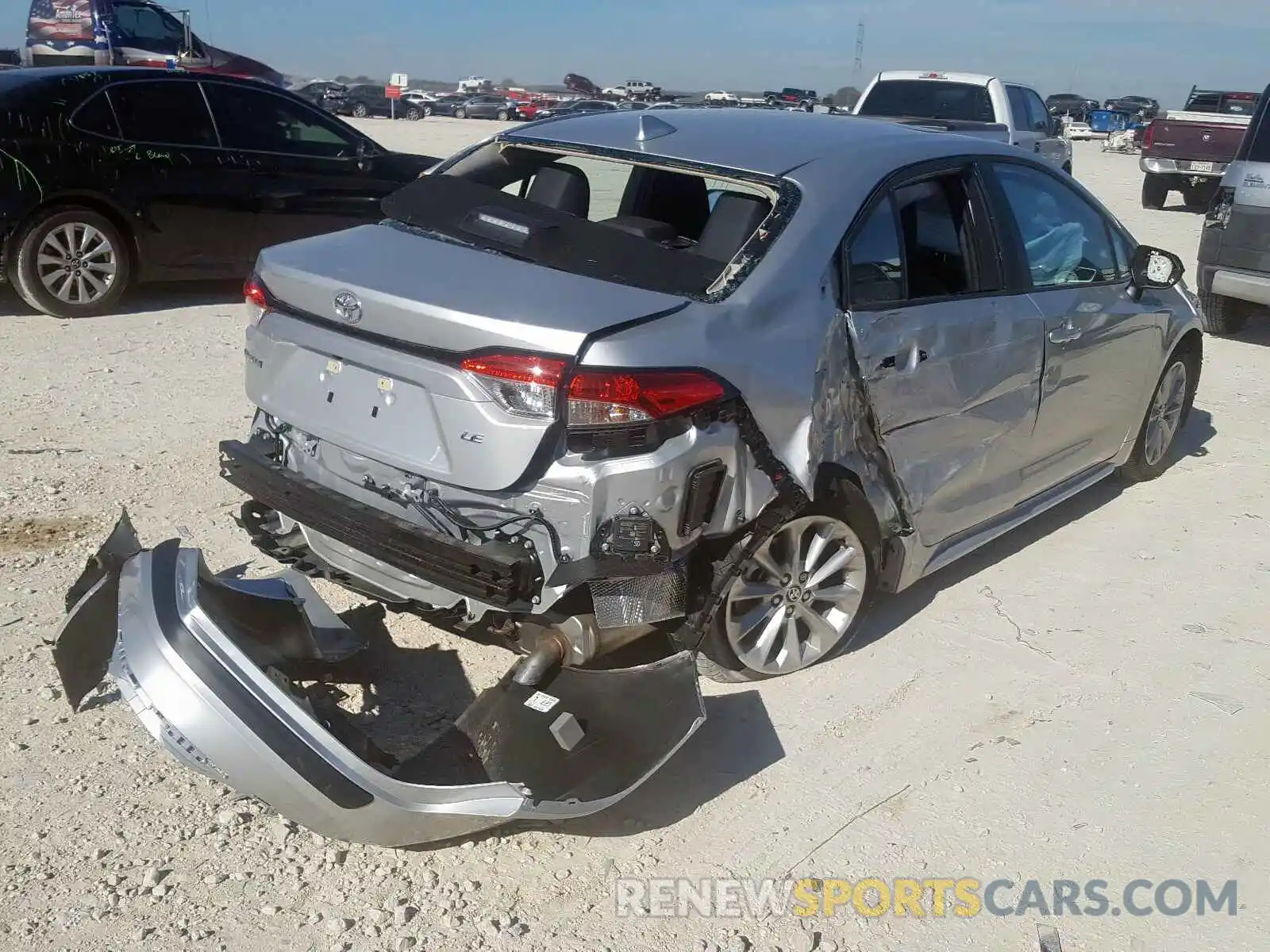 4 Photograph of a damaged car 5YFHPRAE6LP024228 TOYOTA COROLLA 2020