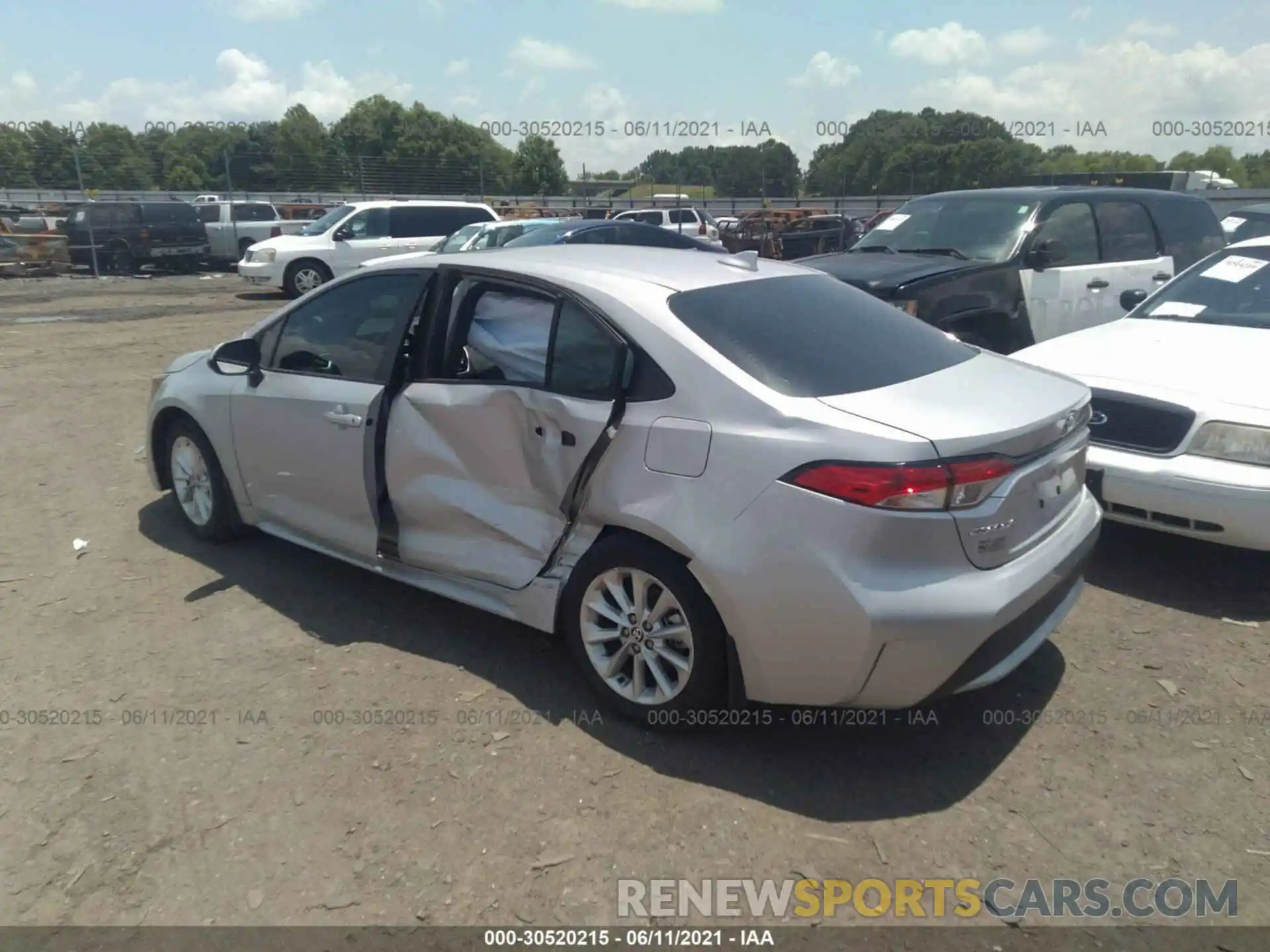 3 Photograph of a damaged car 5YFHPRAE7LP009009 TOYOTA COROLLA 2020