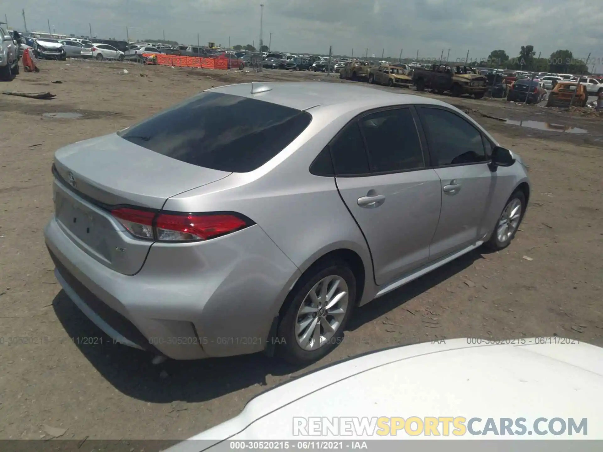 4 Photograph of a damaged car 5YFHPRAE7LP009009 TOYOTA COROLLA 2020