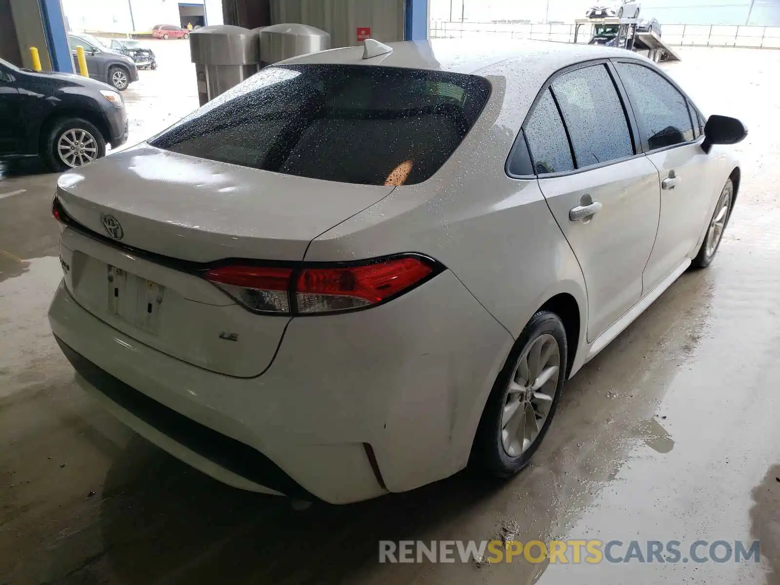 4 Photograph of a damaged car 5YFHPRAE7LP010418 TOYOTA COROLLA 2020