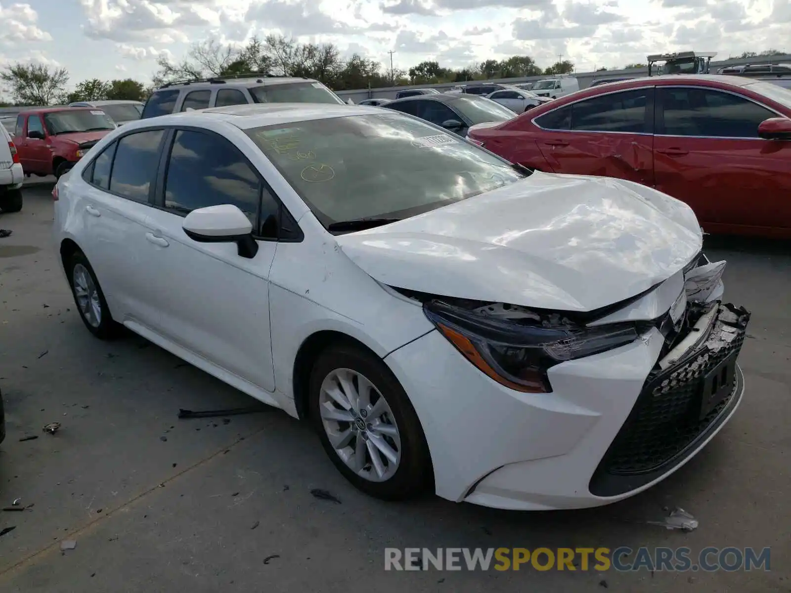 1 Photograph of a damaged car 5YFHPRAE7LP023962 TOYOTA COROLLA 2020