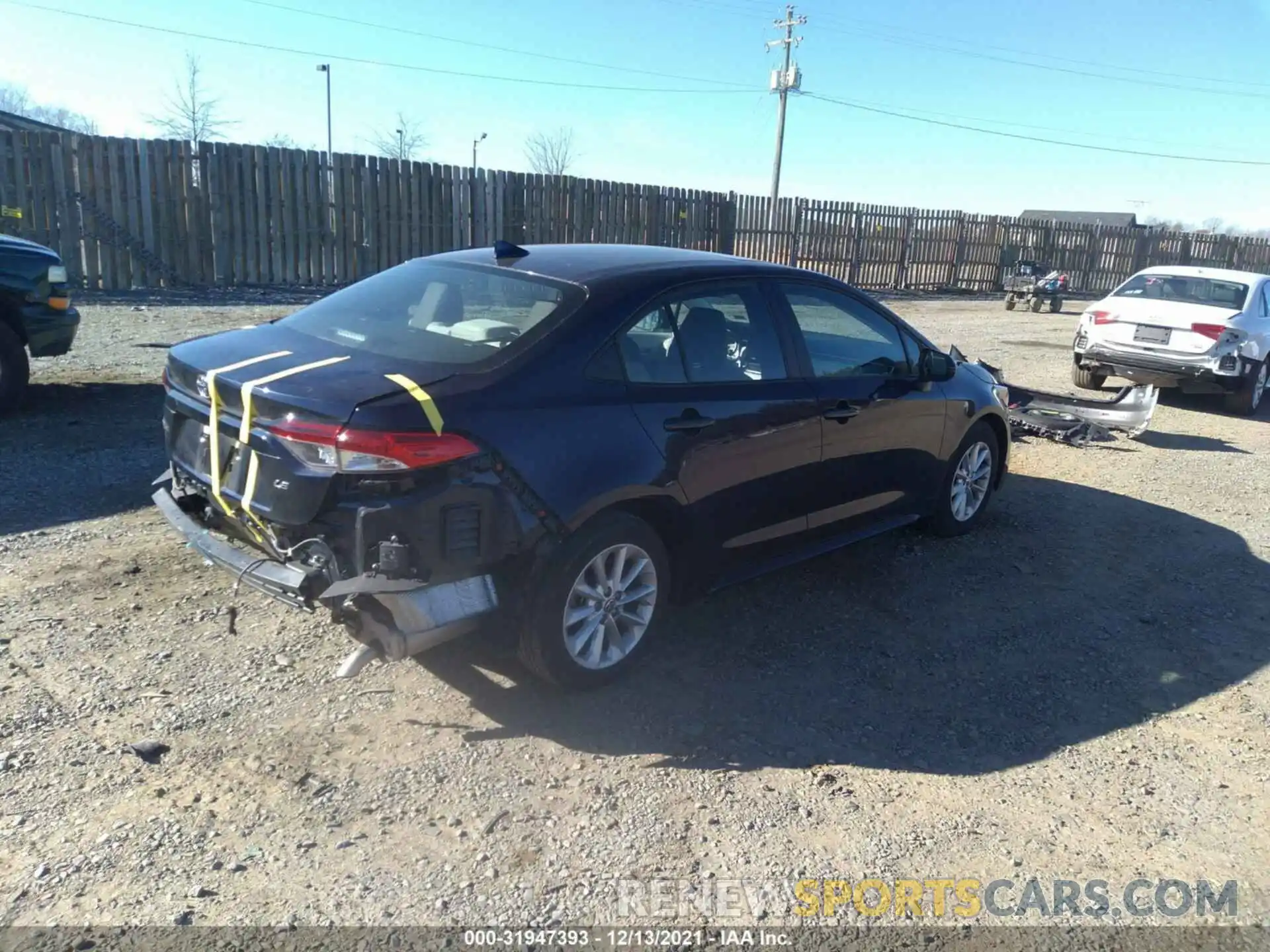 4 Photograph of a damaged car 5YFHPRAE7LP046349 TOYOTA COROLLA 2020