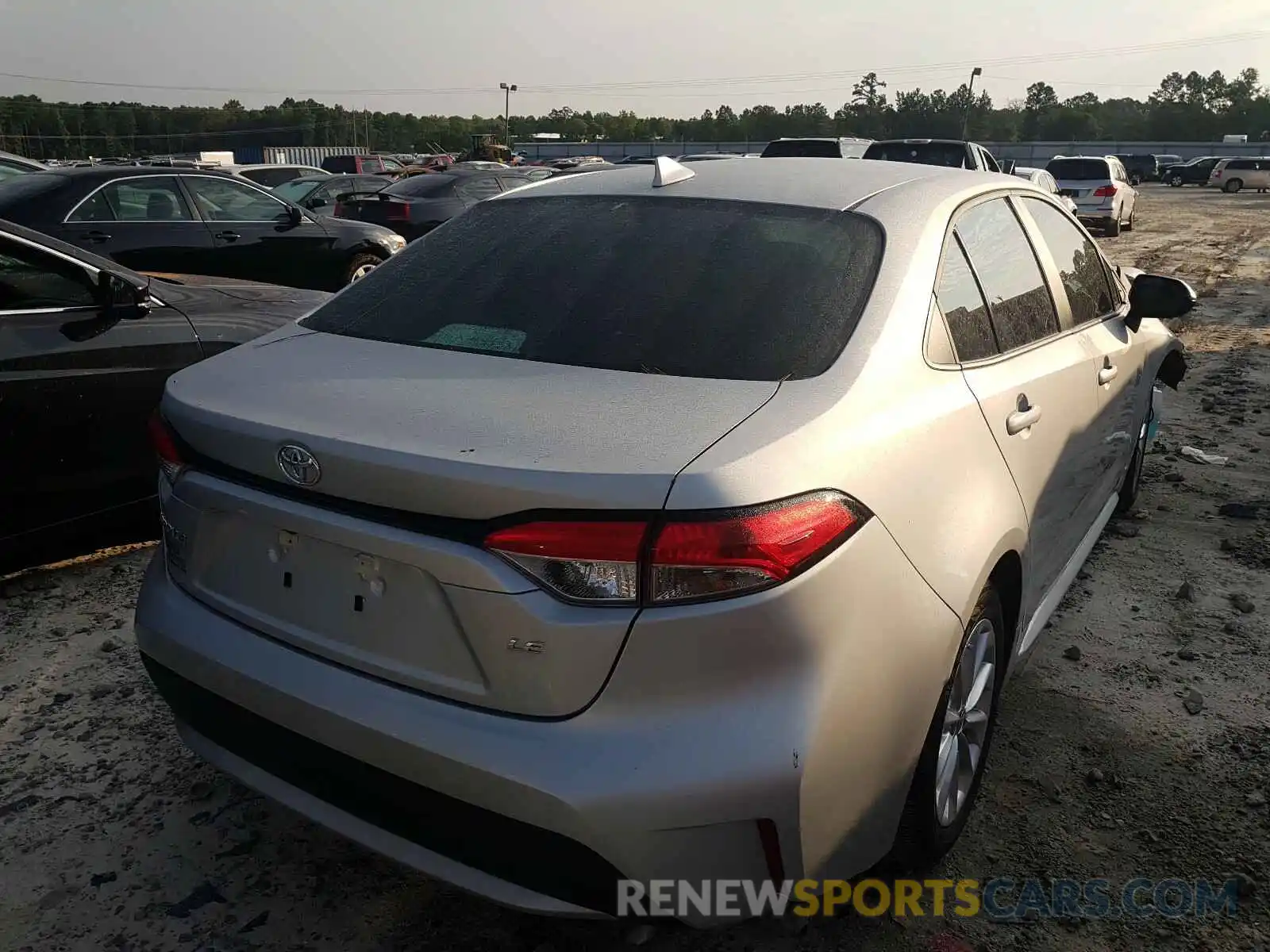 4 Photograph of a damaged car 5YFHPRAE7LP054189 TOYOTA COROLLA 2020