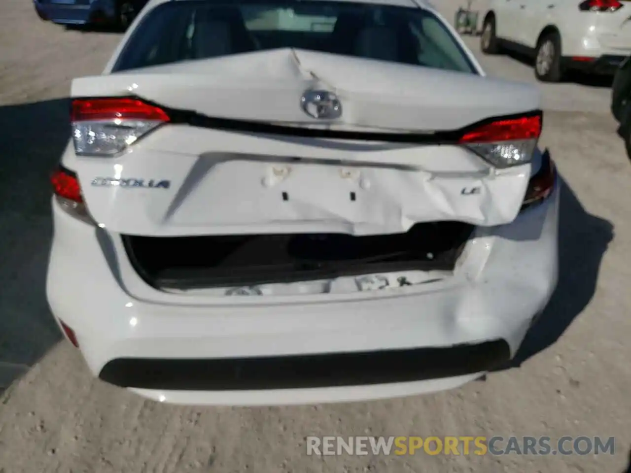 9 Photograph of a damaged car 5YFHPRAE7LP054807 TOYOTA COROLLA 2020