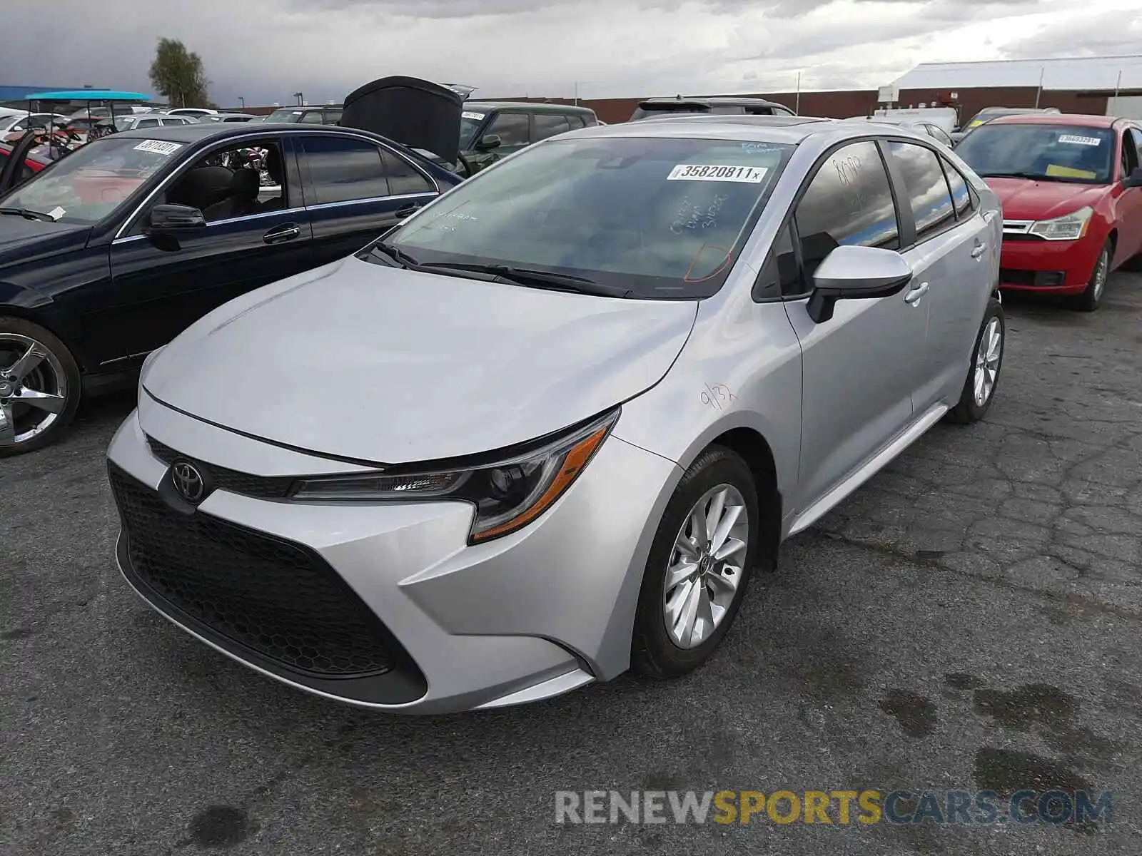 2 Photograph of a damaged car 5YFHPRAE7LP127755 TOYOTA COROLLA 2020