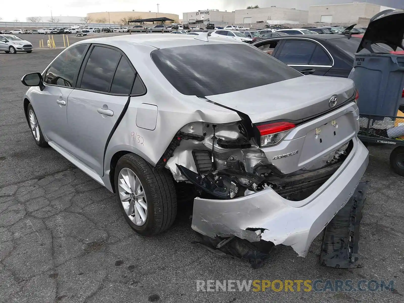 3 Photograph of a damaged car 5YFHPRAE7LP127755 TOYOTA COROLLA 2020