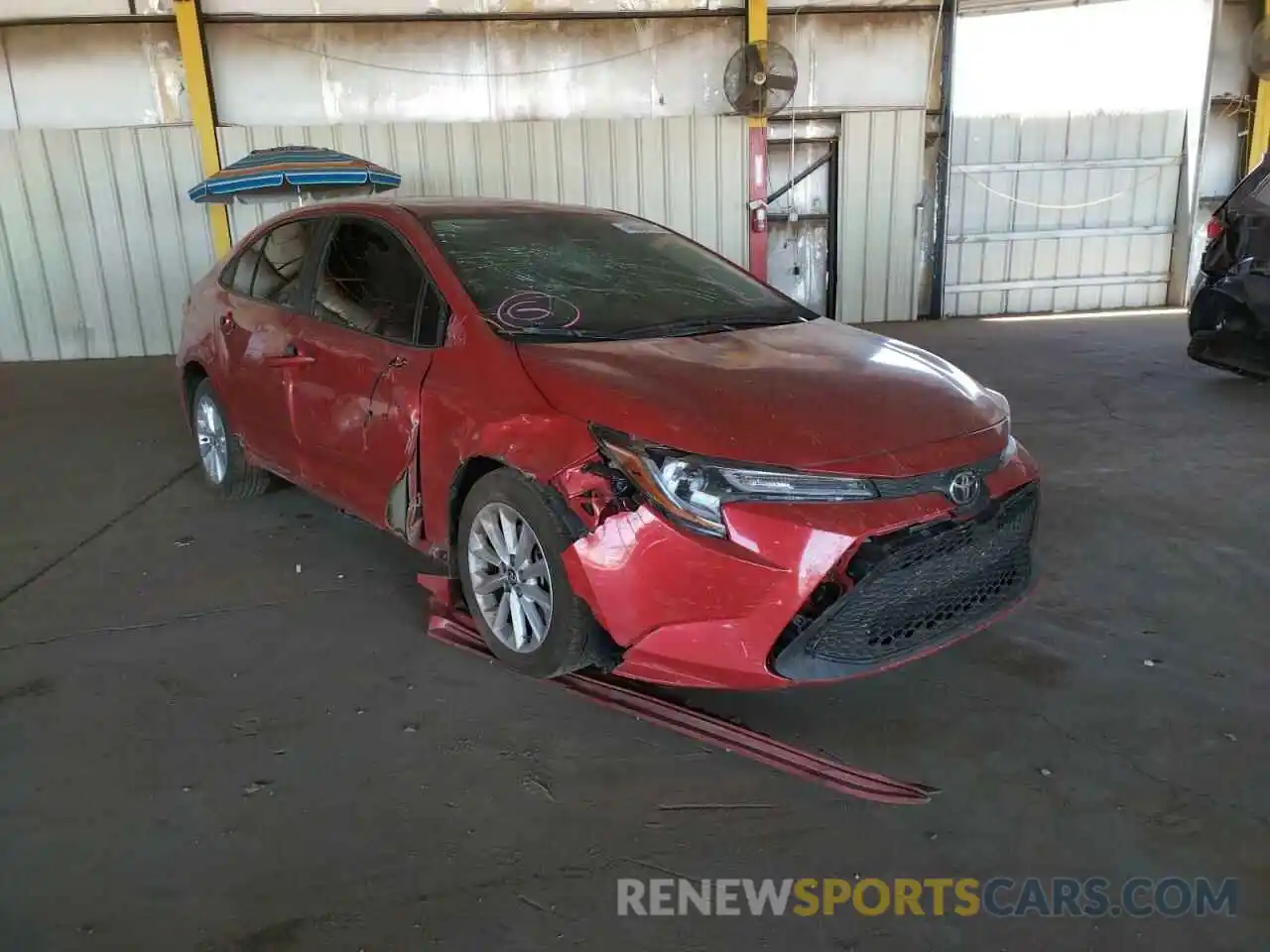 1 Photograph of a damaged car 5YFHPRAE7LP140392 TOYOTA COROLLA 2020