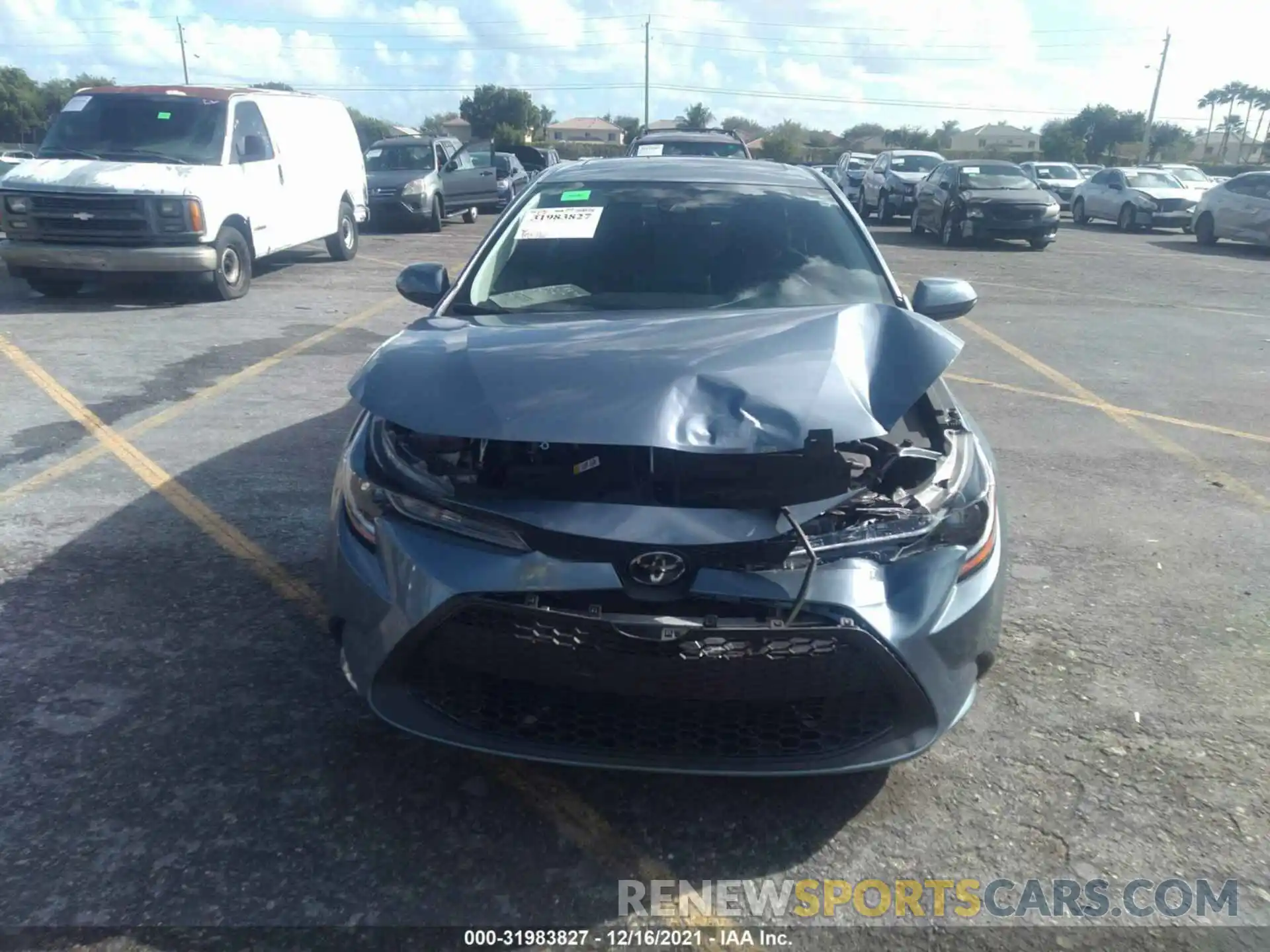 6 Photograph of a damaged car 5YFHPRAE8LP005163 TOYOTA COROLLA 2020