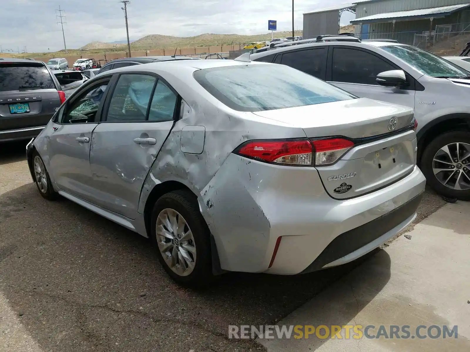 3 Photograph of a damaged car 5YFHPRAE8LP030998 TOYOTA COROLLA 2020