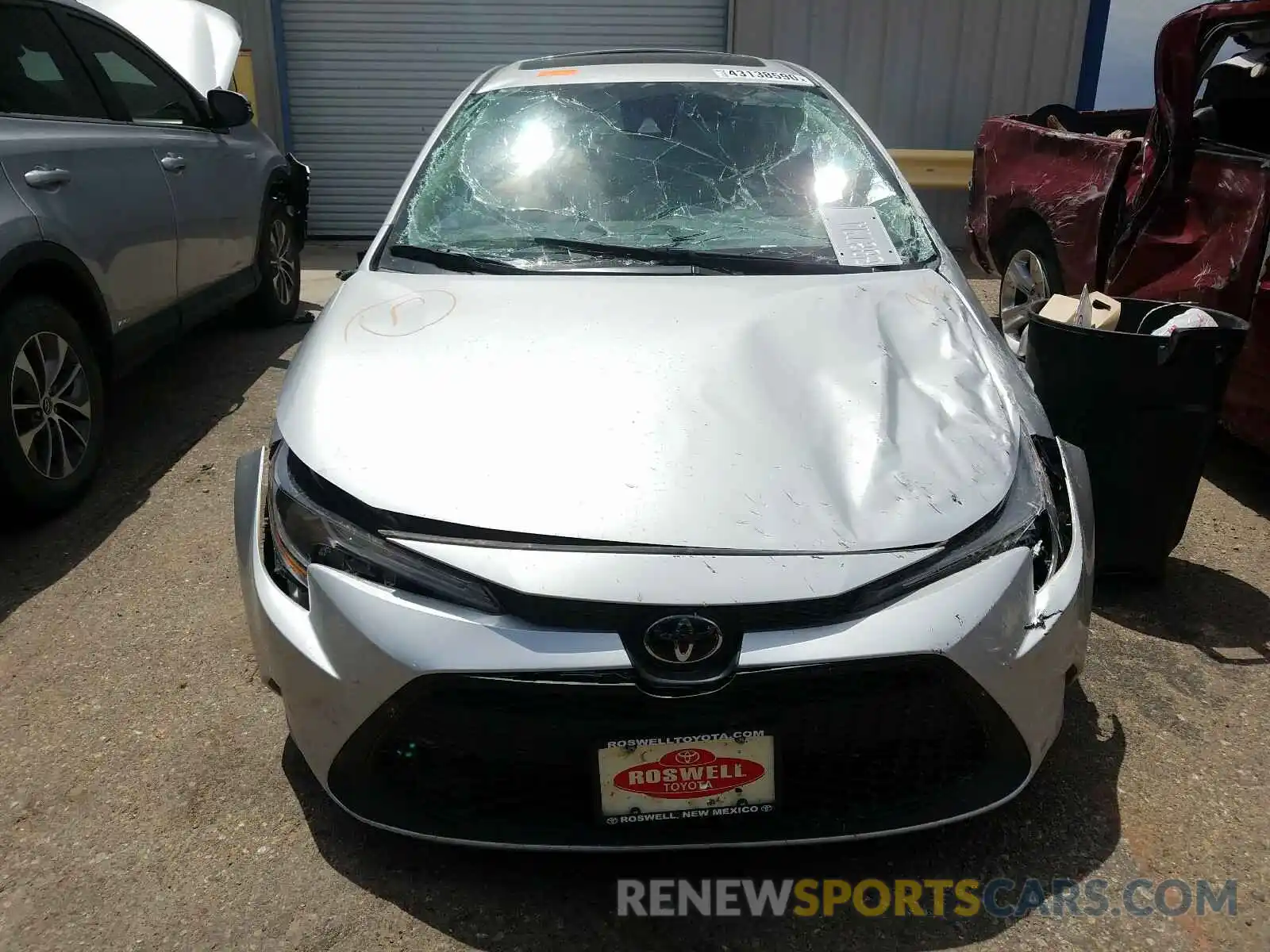 9 Photograph of a damaged car 5YFHPRAE8LP030998 TOYOTA COROLLA 2020