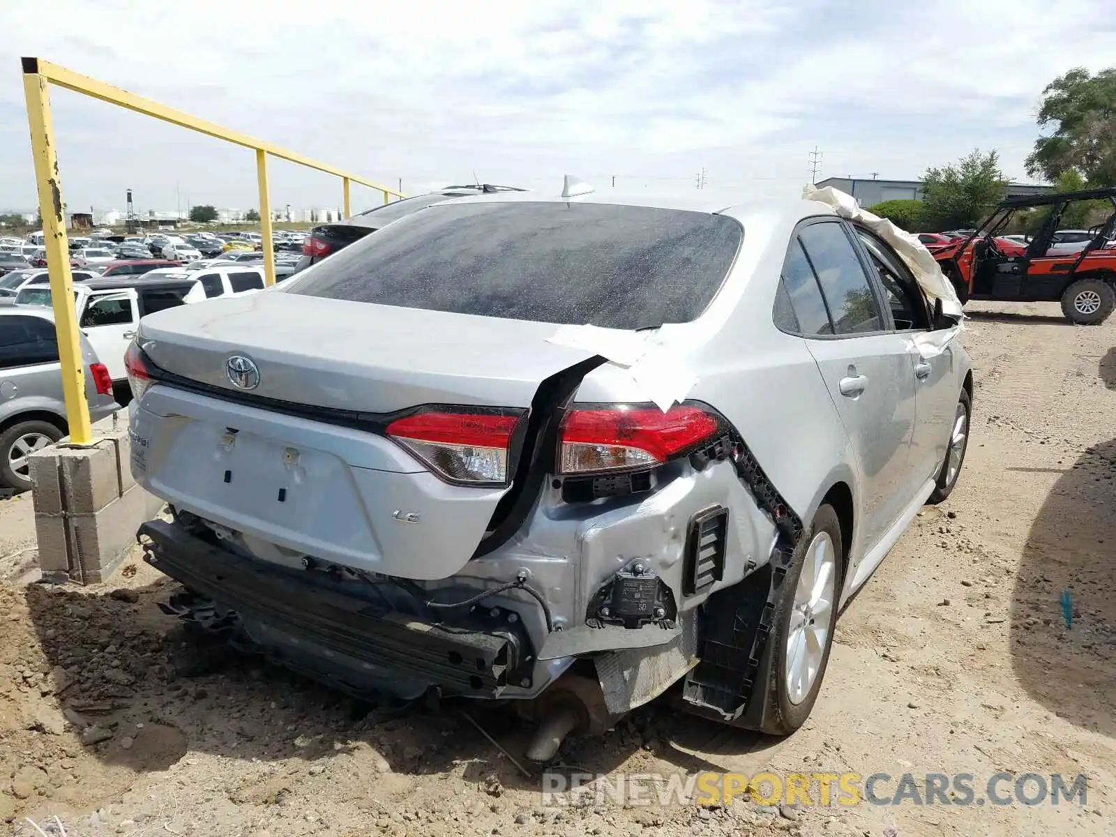 4 Photograph of a damaged car 5YFHPRAE8LP032766 TOYOTA COROLLA 2020