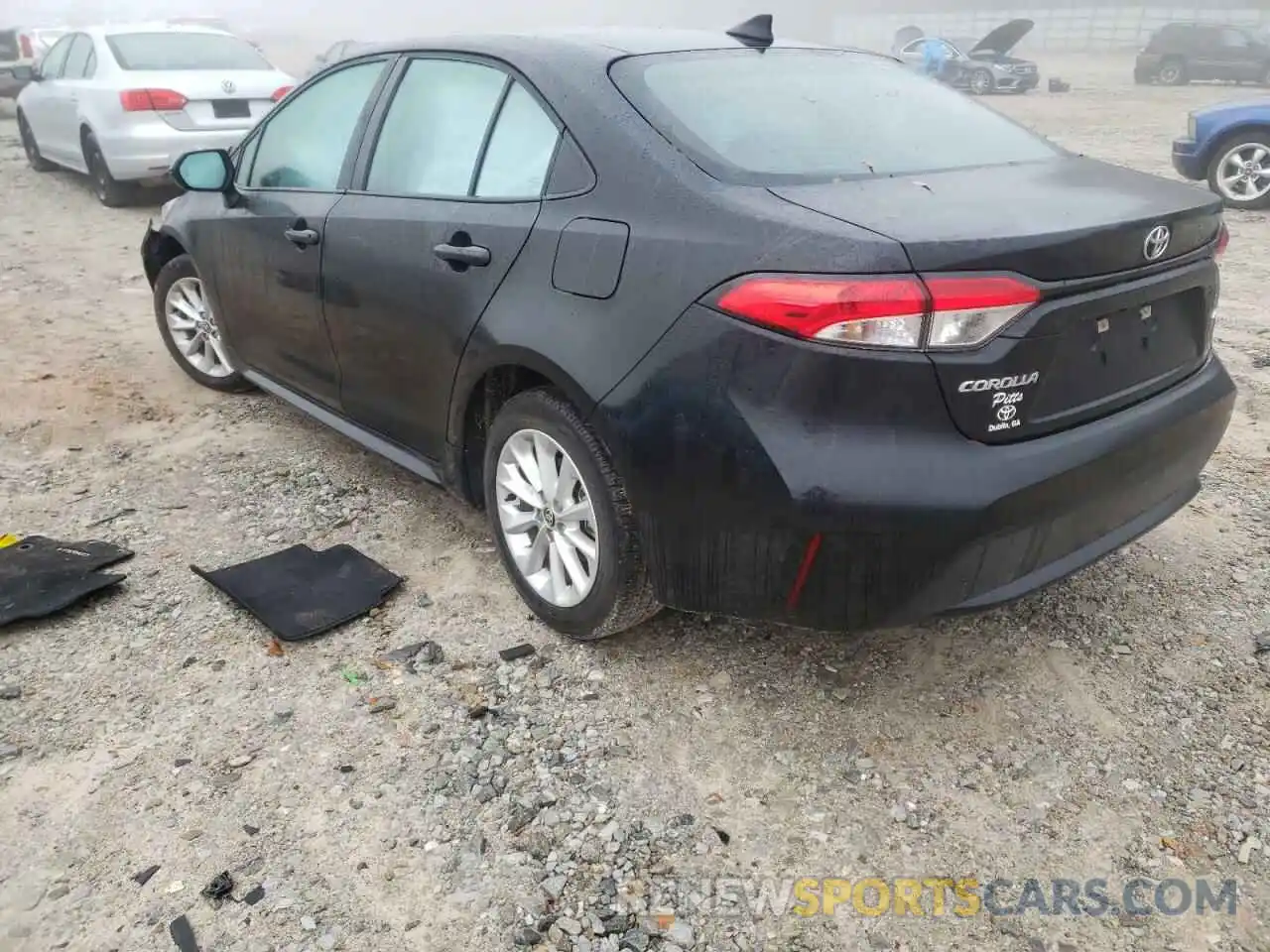 3 Photograph of a damaged car 5YFHPRAE8LP090702 TOYOTA COROLLA 2020