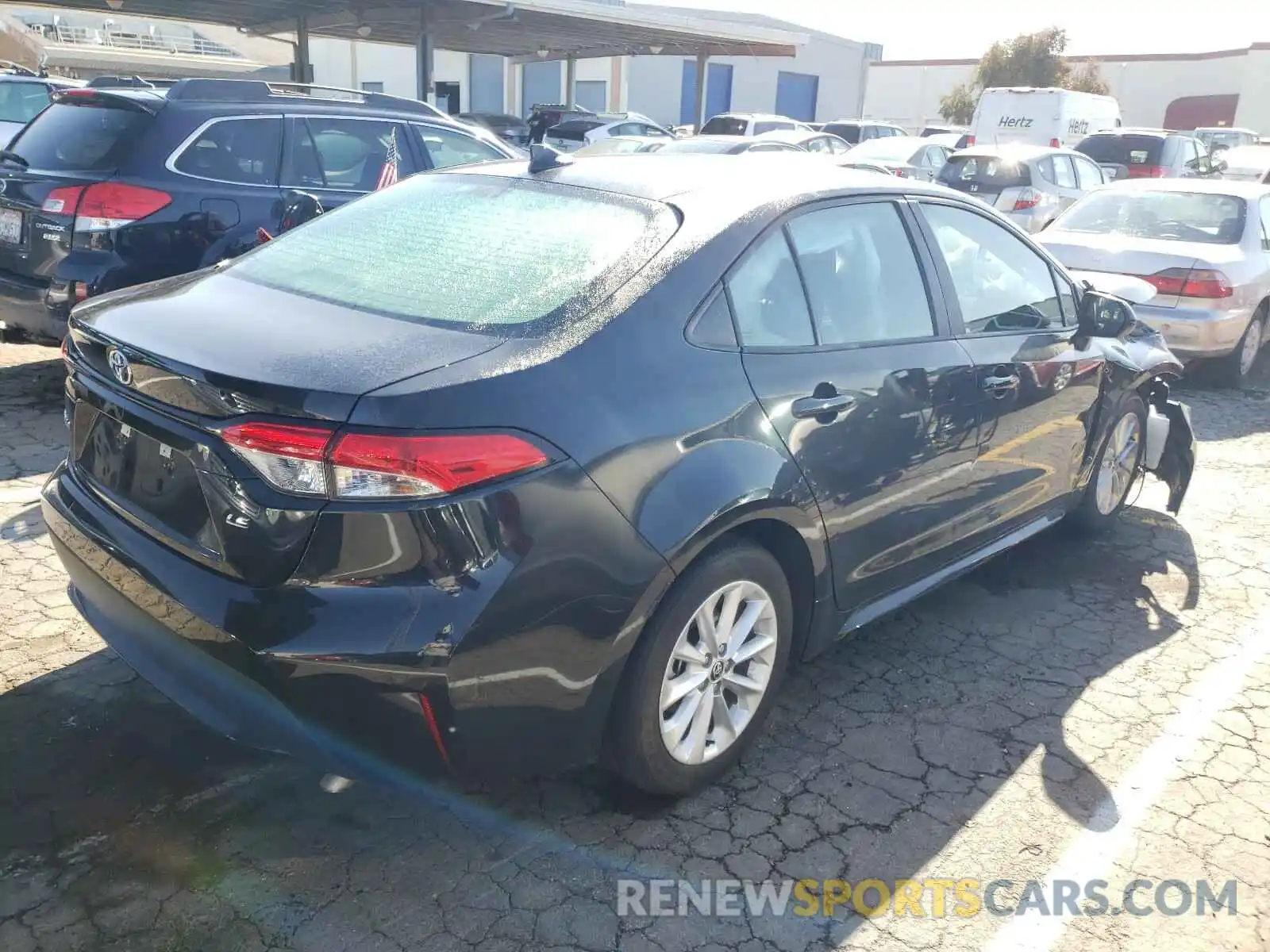 4 Photograph of a damaged car 5YFHPRAE9LP043923 TOYOTA COROLLA 2020