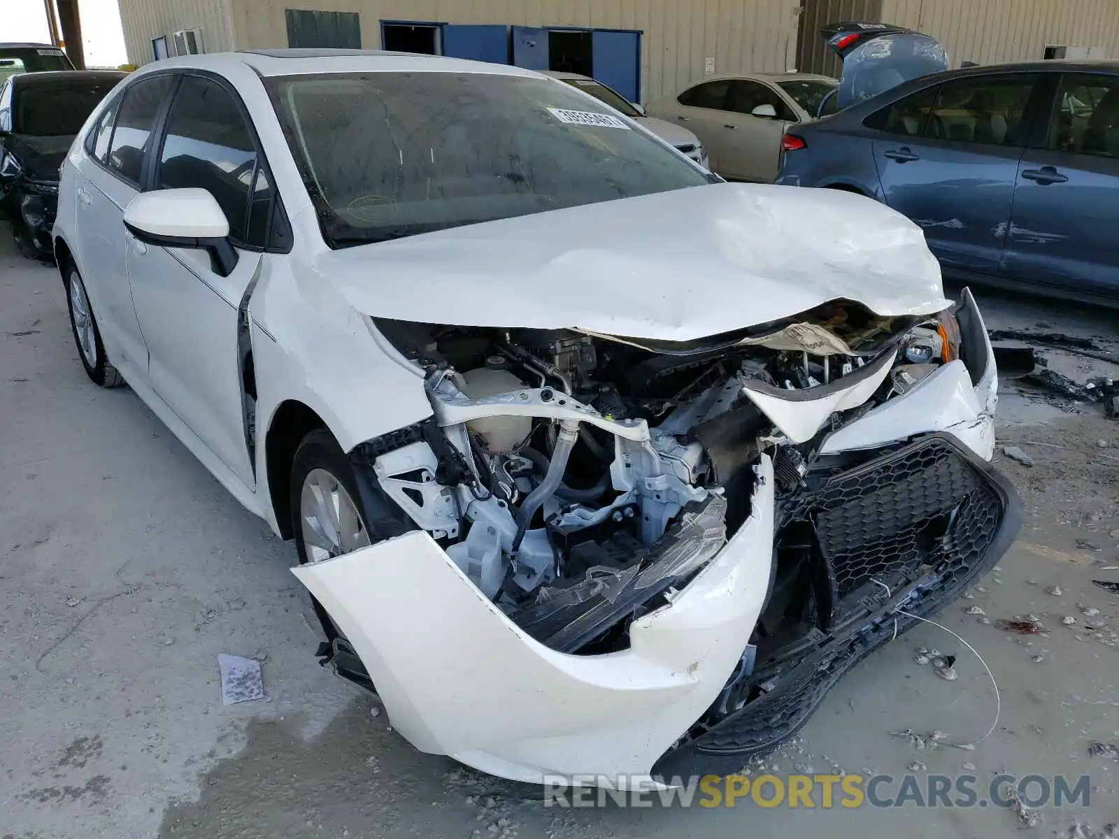 1 Photograph of a damaged car 5YFHPRAE9LP046594 TOYOTA COROLLA 2020