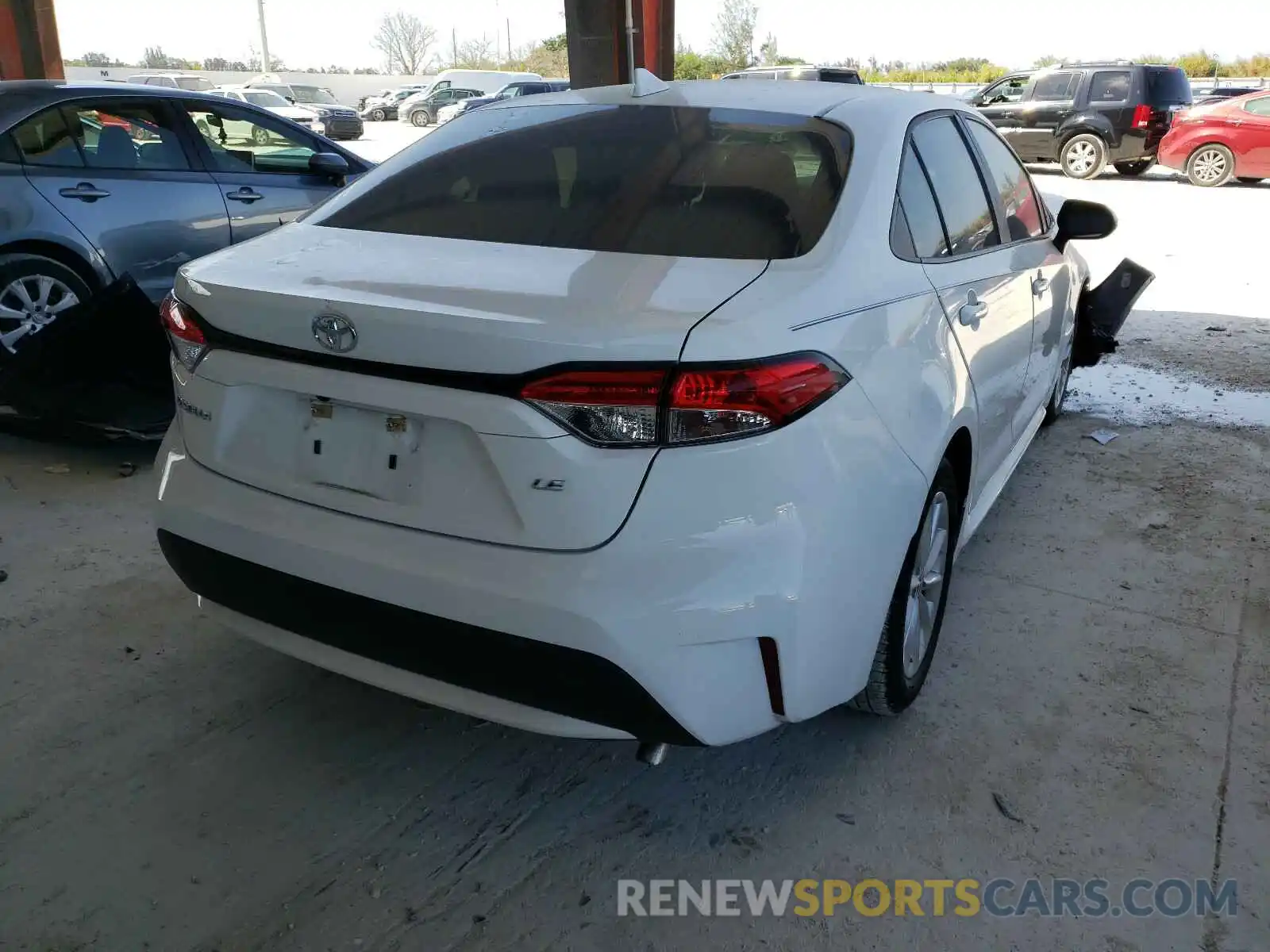 4 Photograph of a damaged car 5YFHPRAE9LP046594 TOYOTA COROLLA 2020