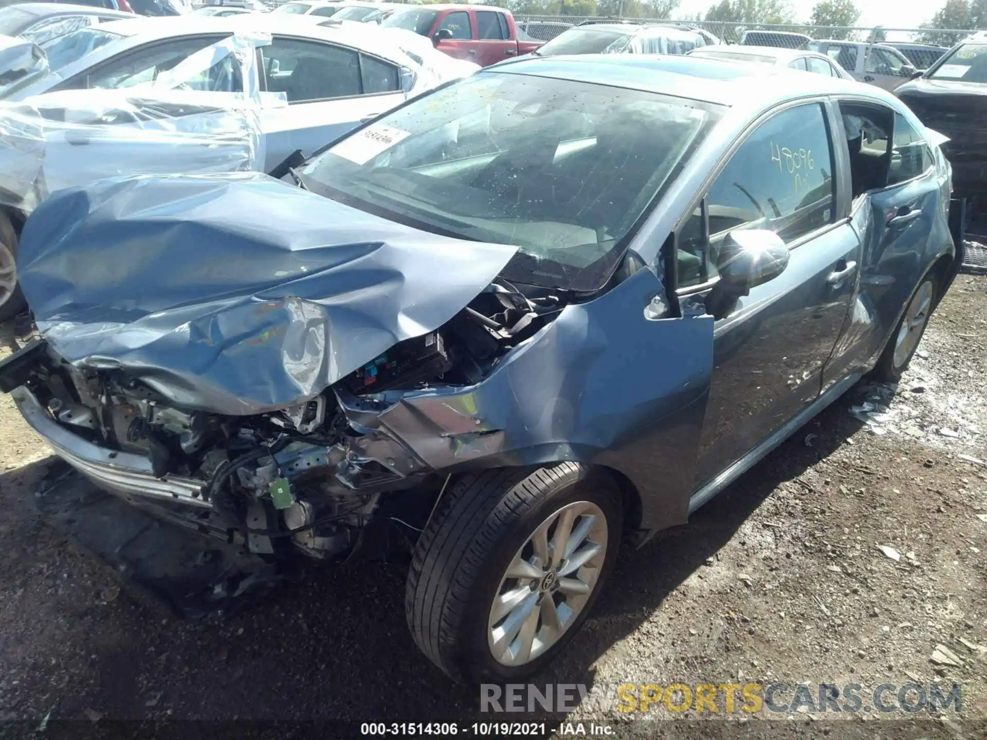 2 Photograph of a damaged car 5YFHPRAE9LP054372 TOYOTA COROLLA 2020