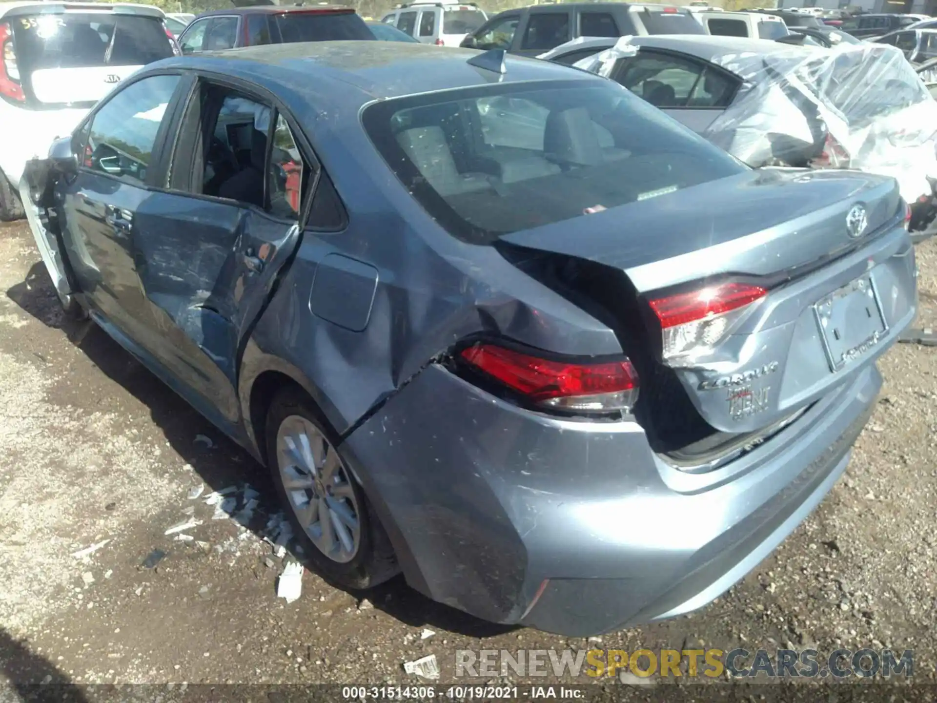 3 Photograph of a damaged car 5YFHPRAE9LP054372 TOYOTA COROLLA 2020