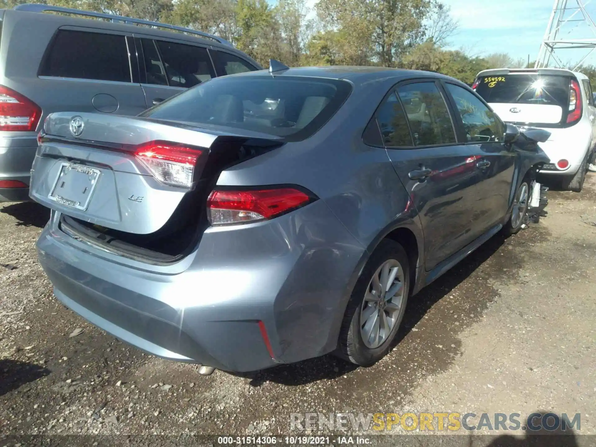 4 Photograph of a damaged car 5YFHPRAE9LP054372 TOYOTA COROLLA 2020