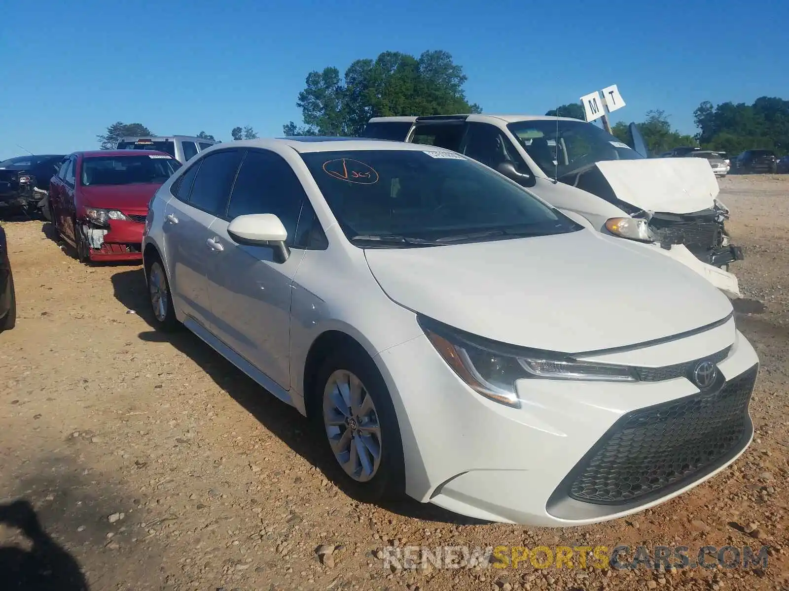 1 Photograph of a damaged car 5YFHPRAE9LP066070 TOYOTA COROLLA 2020