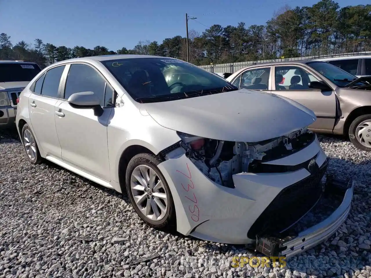 1 Photograph of a damaged car 5YFHPRAE9LP073293 TOYOTA COROLLA 2020