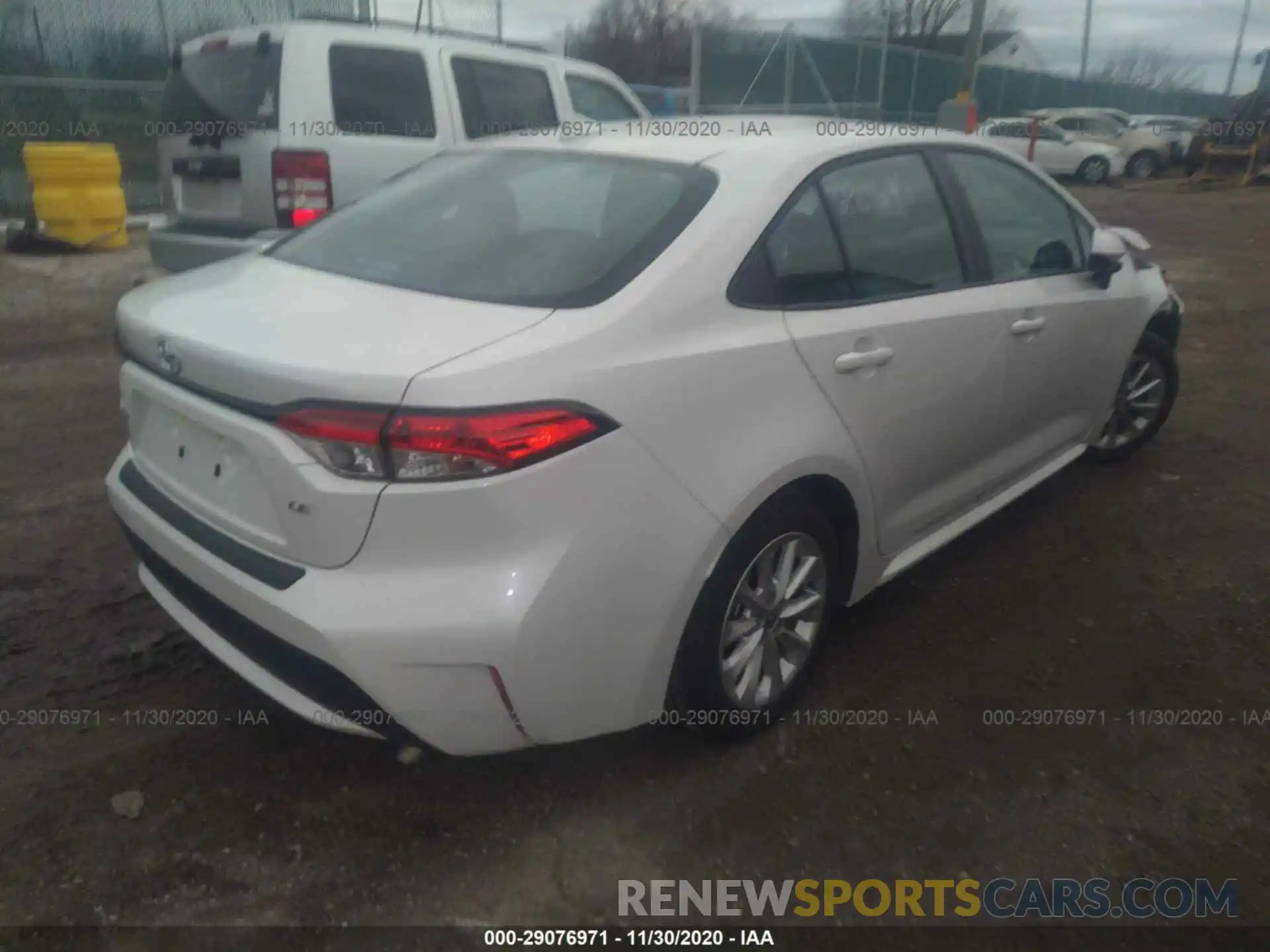 4 Photograph of a damaged car 5YFHPRAE9LP115221 TOYOTA COROLLA 2020