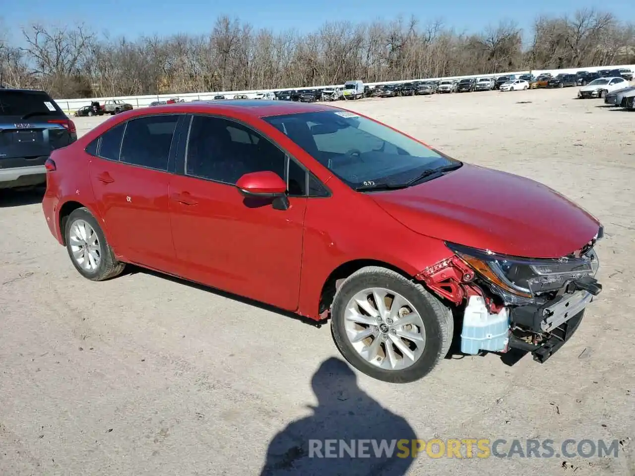 4 Photograph of a damaged car 5YFHPRAEXLP013622 TOYOTA COROLLA 2020