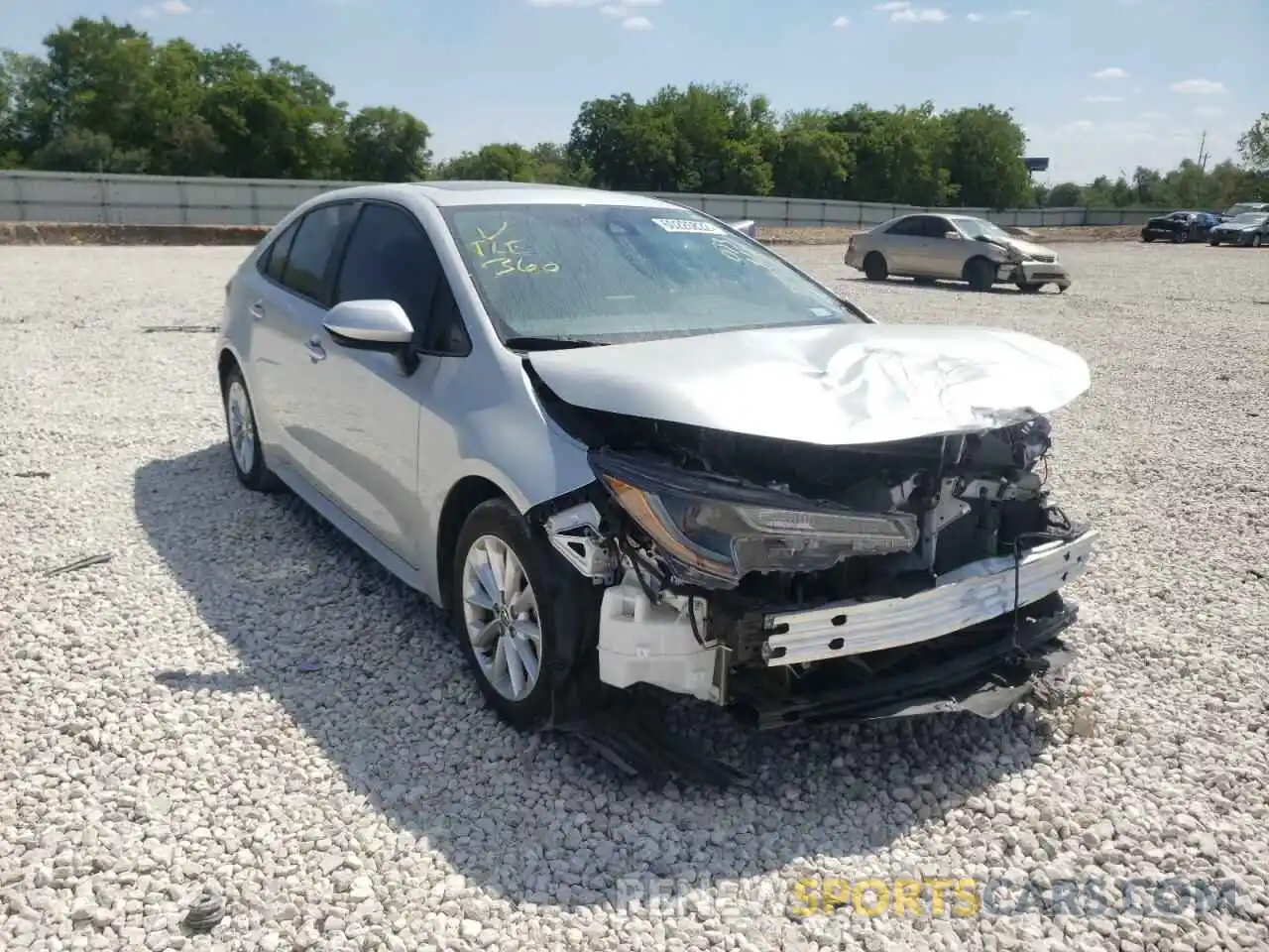 1 Photograph of a damaged car 5YFHPRAEXLP033904 TOYOTA COROLLA 2020