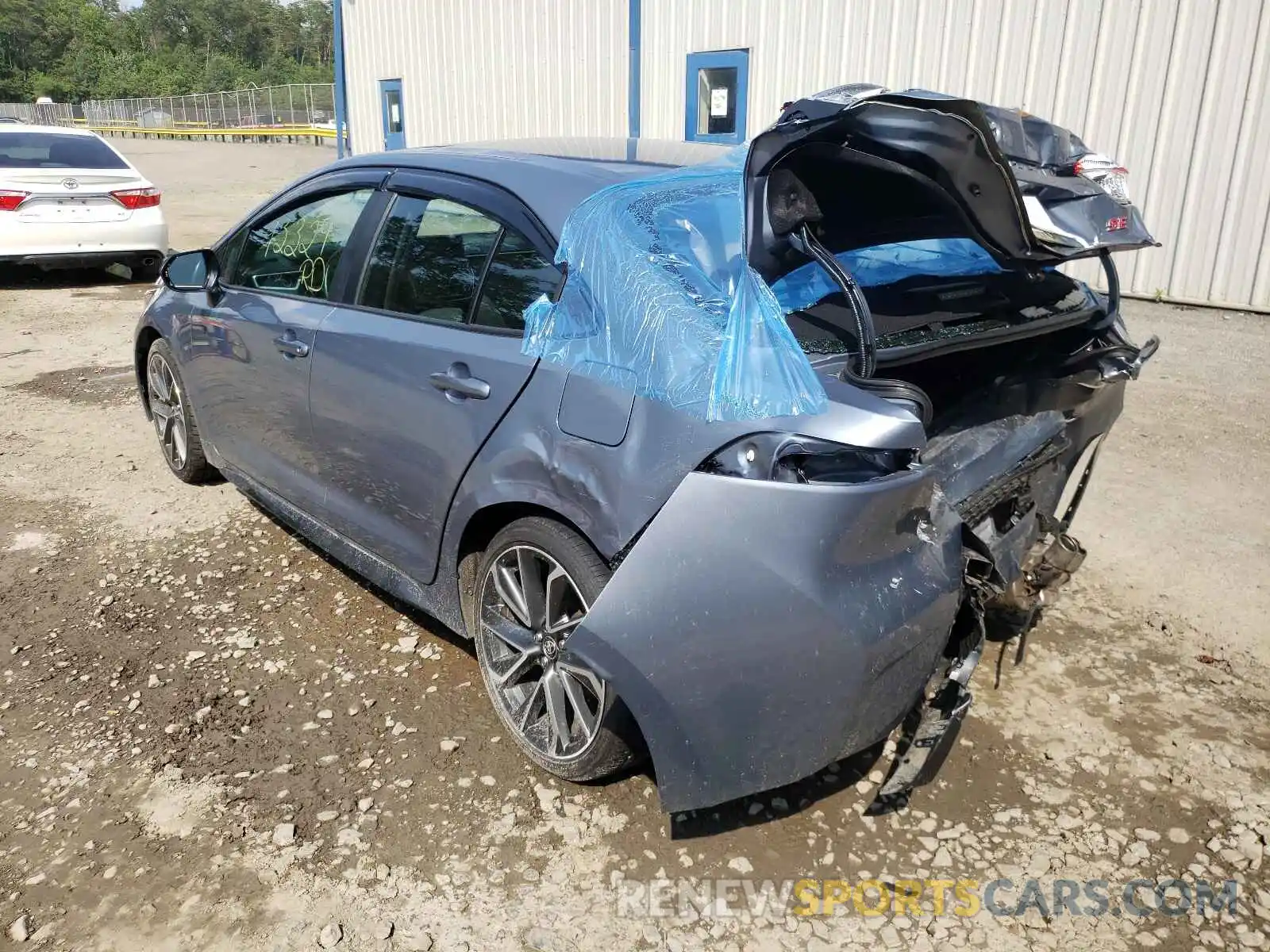 3 Photograph of a damaged car 5YFM4RCE0LP038291 TOYOTA COROLLA 2020