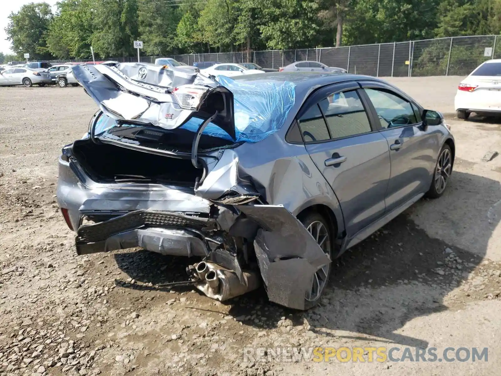 4 Photograph of a damaged car 5YFM4RCE0LP038291 TOYOTA COROLLA 2020