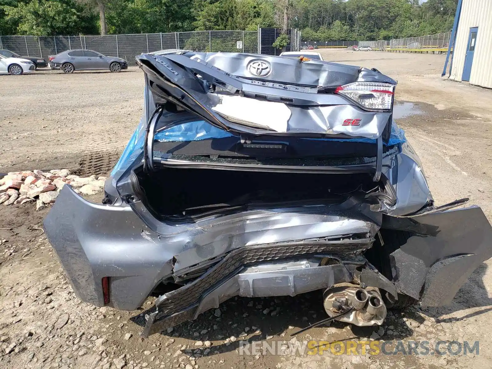 9 Photograph of a damaged car 5YFM4RCE0LP038291 TOYOTA COROLLA 2020