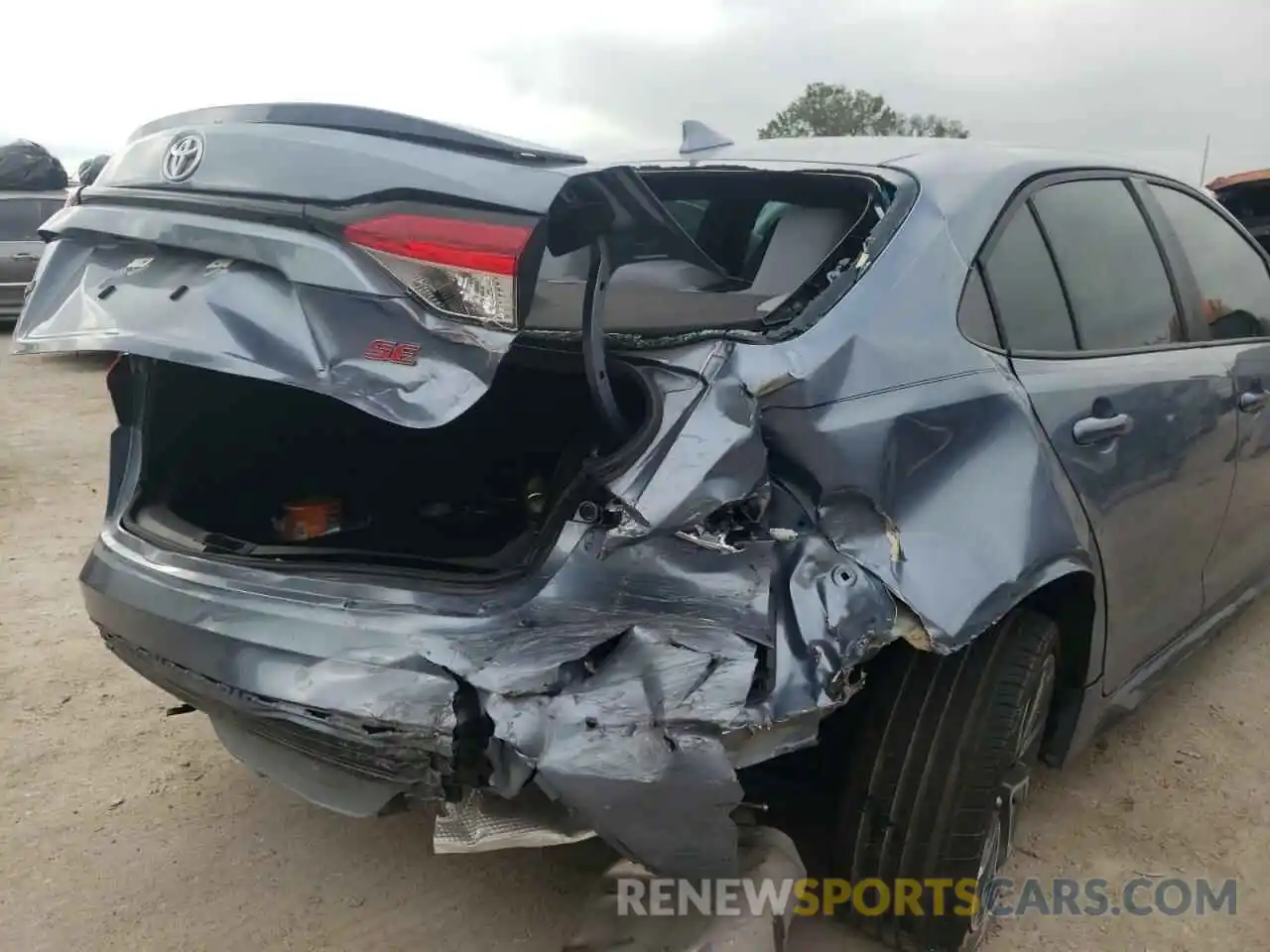 9 Photograph of a damaged car 5YFM4RCE0LP046312 TOYOTA COROLLA 2020