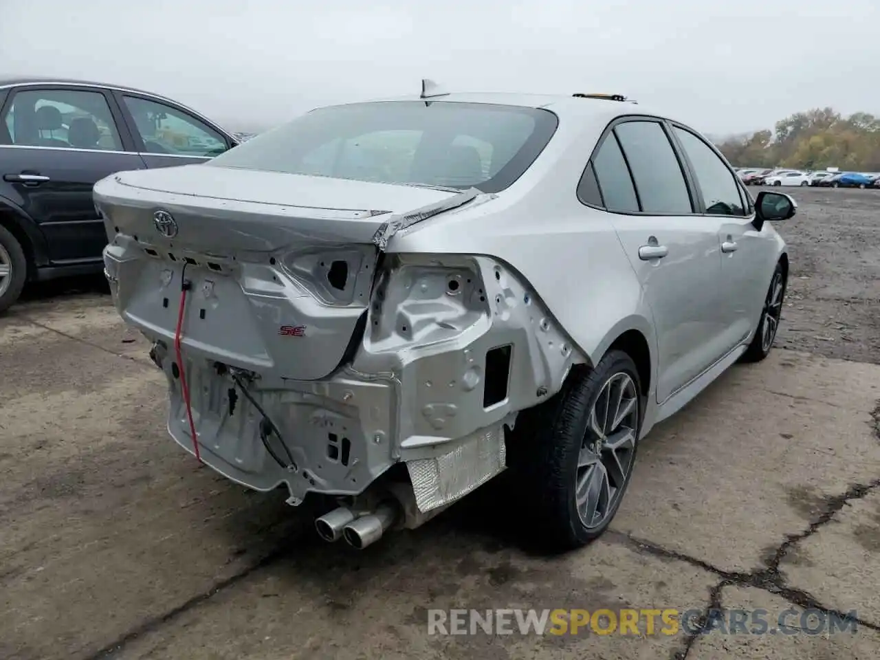 4 Photograph of a damaged car 5YFM4RCE2LP027597 TOYOTA COROLLA 2020