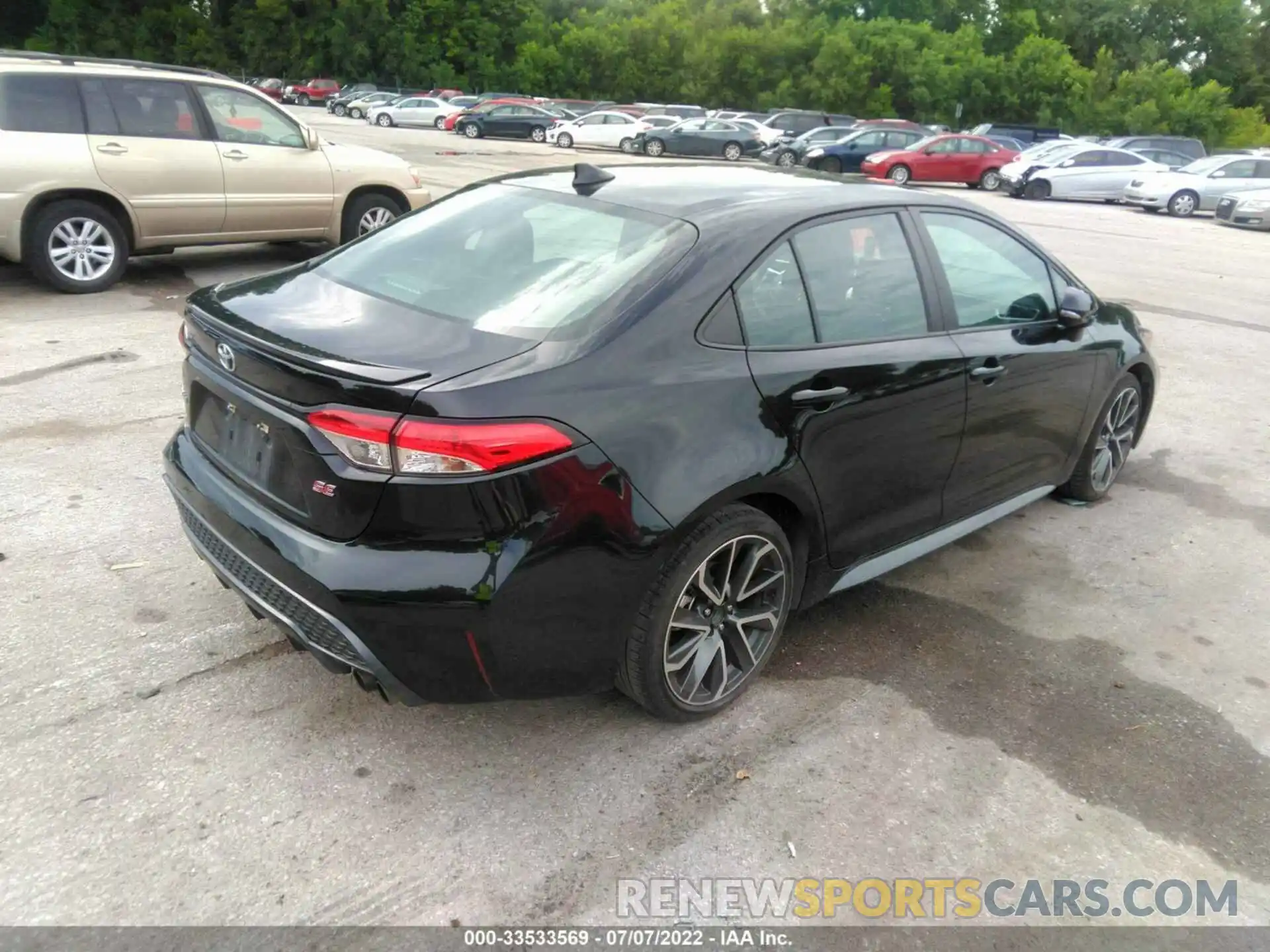 4 Photograph of a damaged car 5YFM4RCE3LP018035 TOYOTA COROLLA 2020