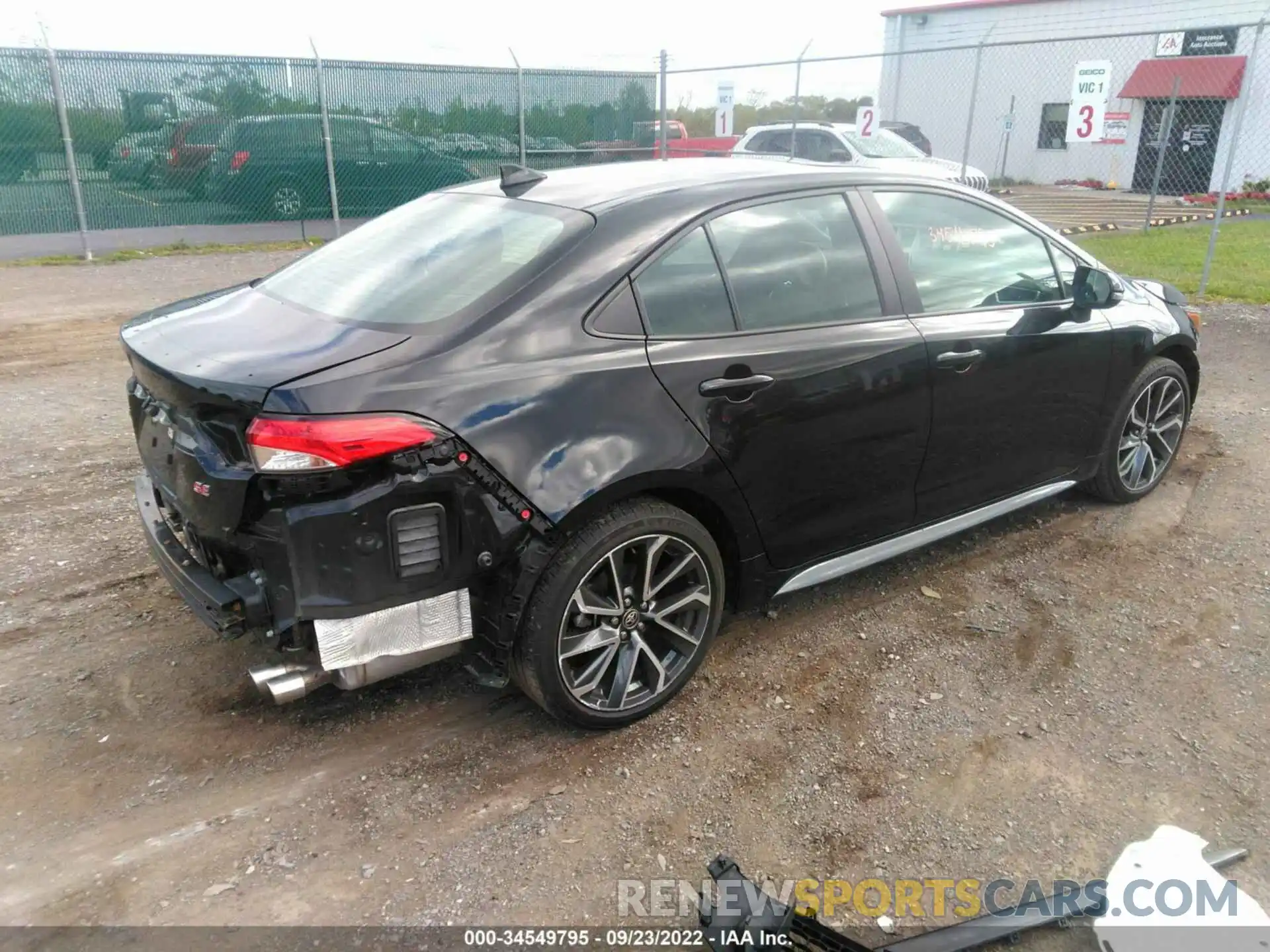 4 Photograph of a damaged car 5YFM4RCE3LP028709 TOYOTA COROLLA 2020