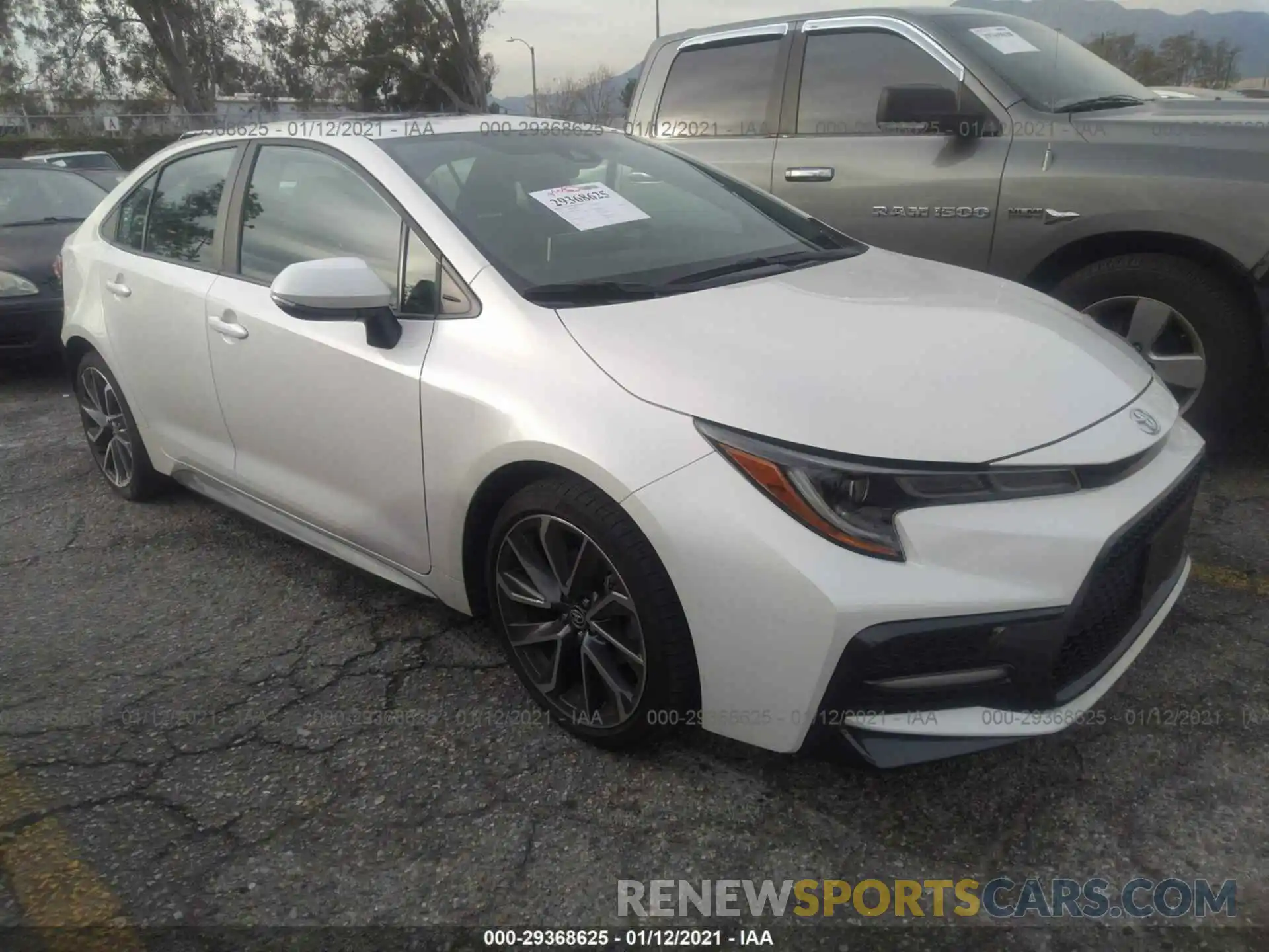 1 Photograph of a damaged car 5YFM4RCE3LP030461 TOYOTA COROLLA 2020