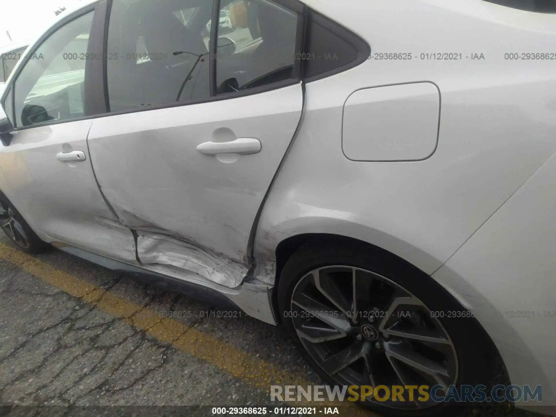 6 Photograph of a damaged car 5YFM4RCE3LP030461 TOYOTA COROLLA 2020