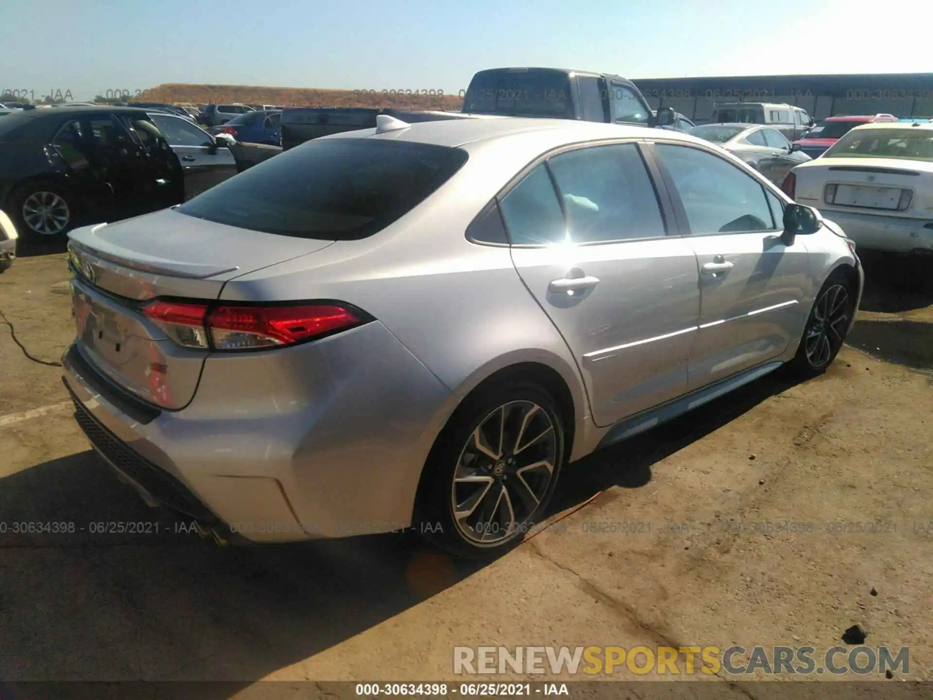 4 Photograph of a damaged car 5YFM4RCE4LP012793 TOYOTA COROLLA 2020