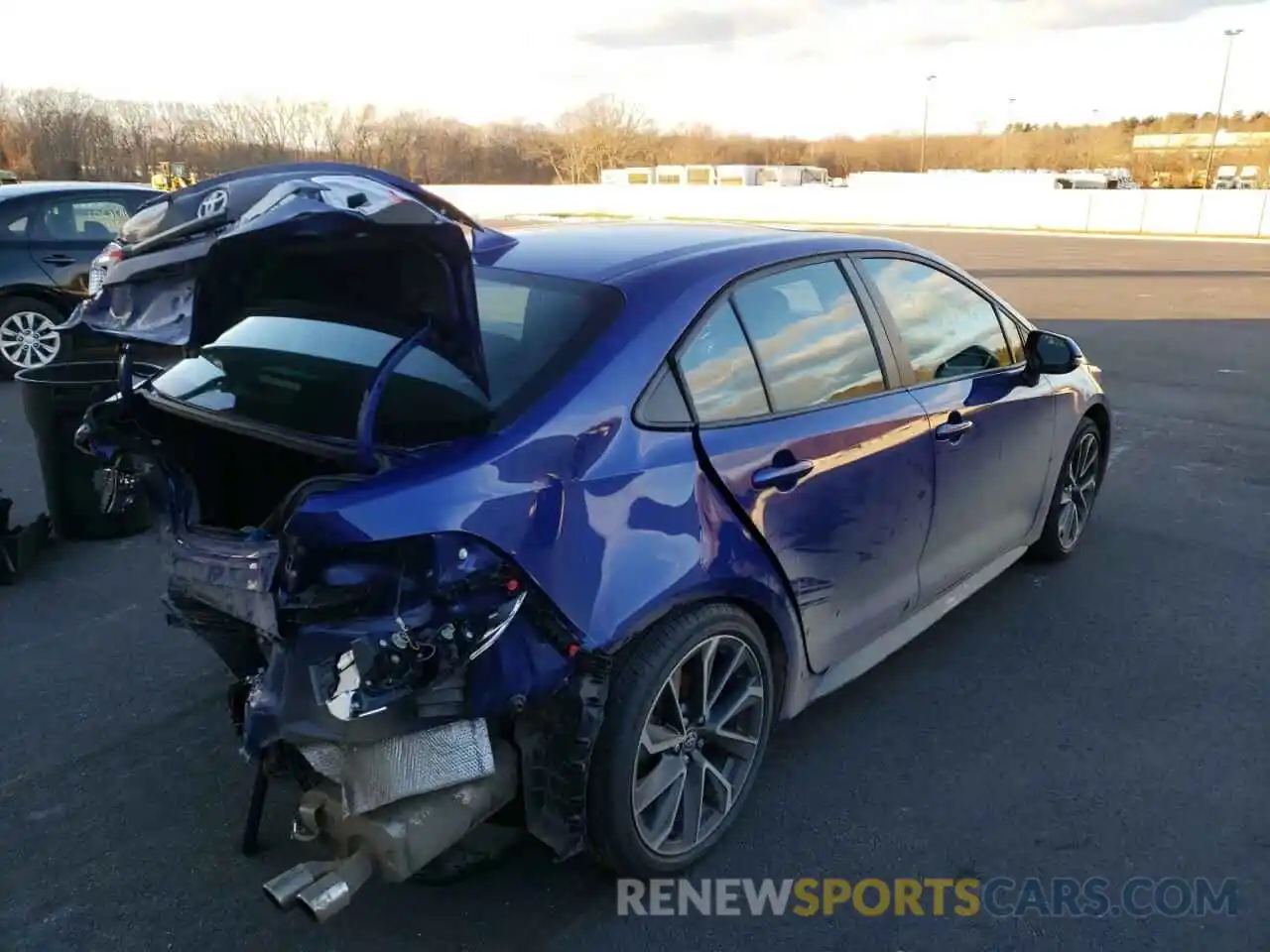 4 Photograph of a damaged car 5YFM4RCE4LP015287 TOYOTA COROLLA 2020