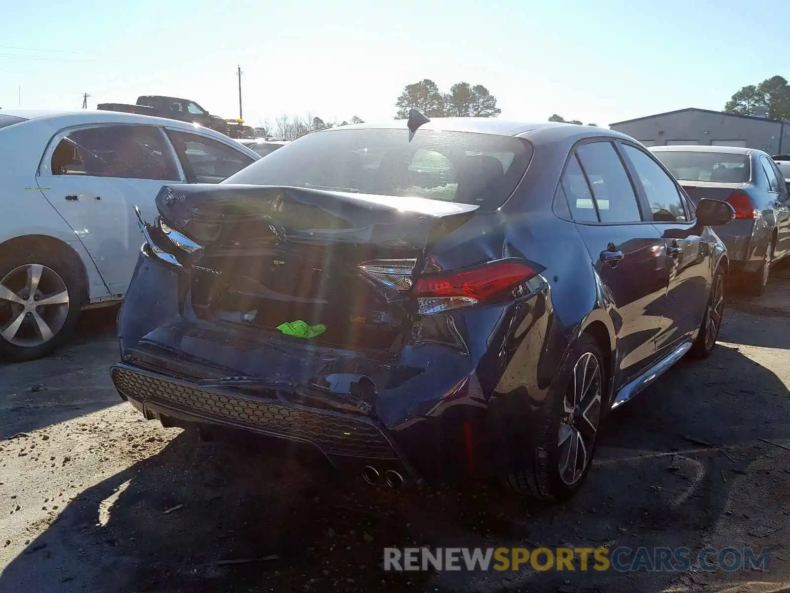 4 Photograph of a damaged car 5YFM4RCE4LP018450 TOYOTA COROLLA 2020