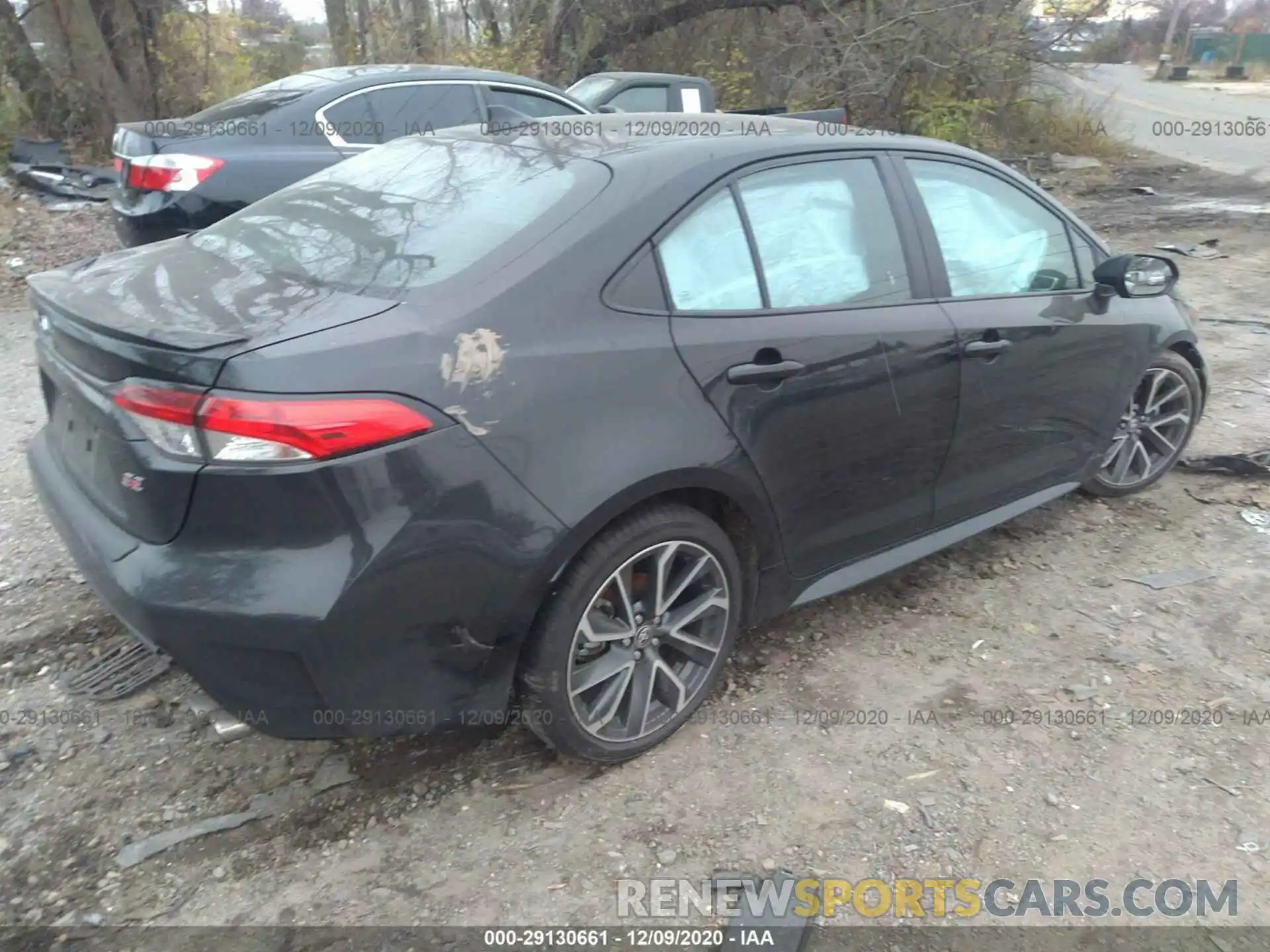 4 Photograph of a damaged car 5YFM4RCE9LP028438 TOYOTA COROLLA 2020