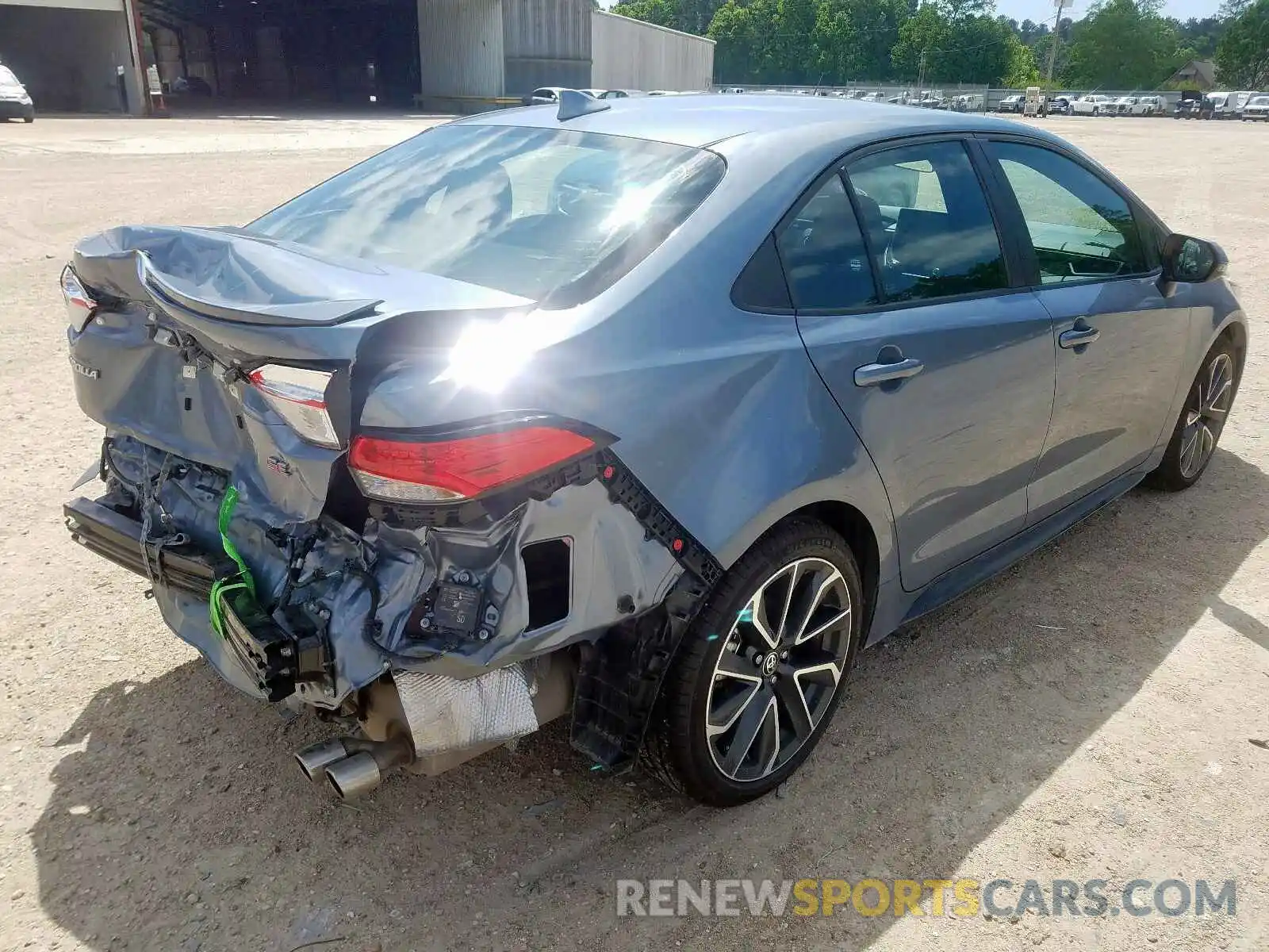 4 Photograph of a damaged car 5YFP4RCE0LP009452 TOYOTA COROLLA 2020