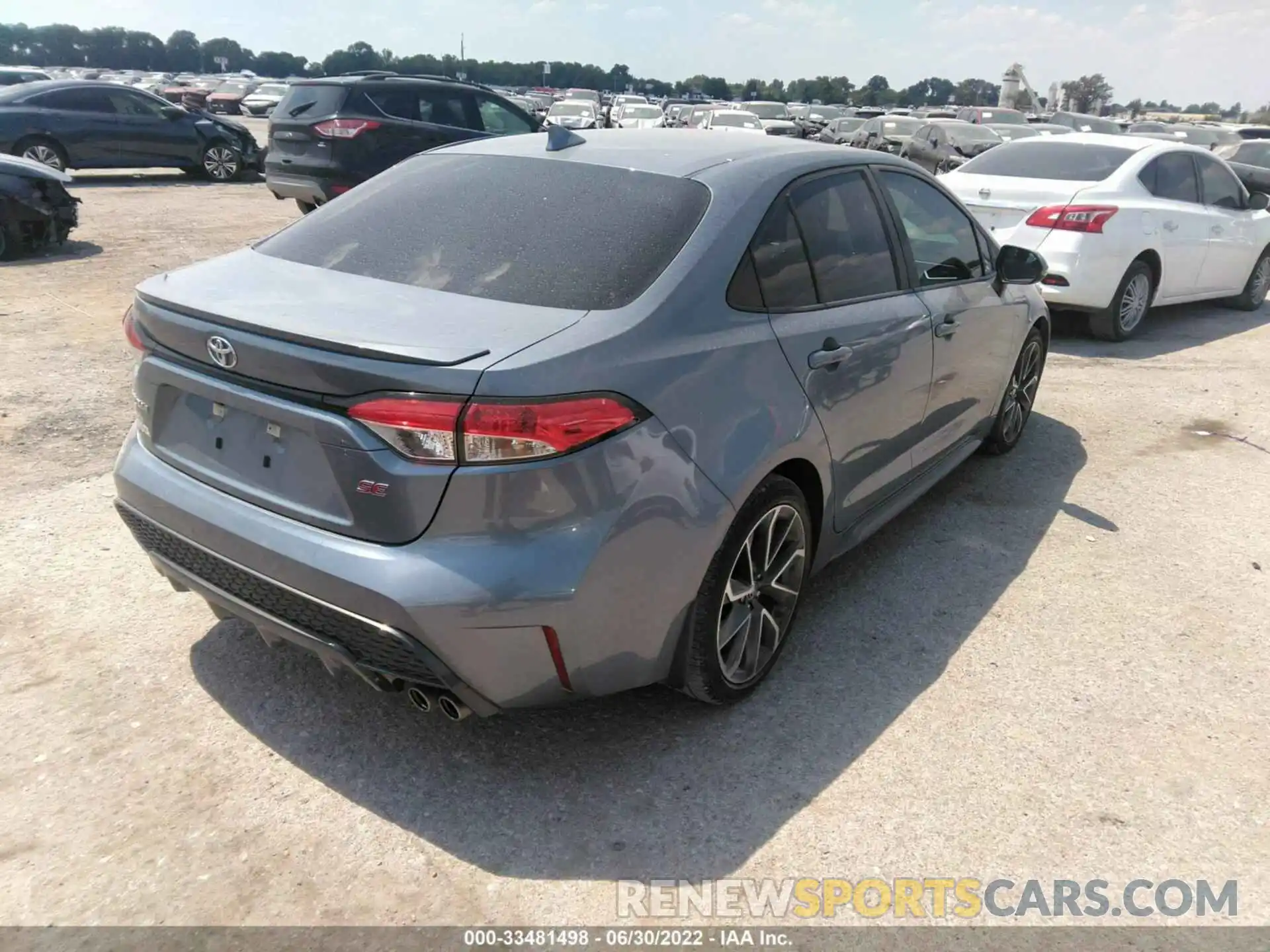 4 Photograph of a damaged car 5YFP4RCE0LP013565 TOYOTA COROLLA 2020