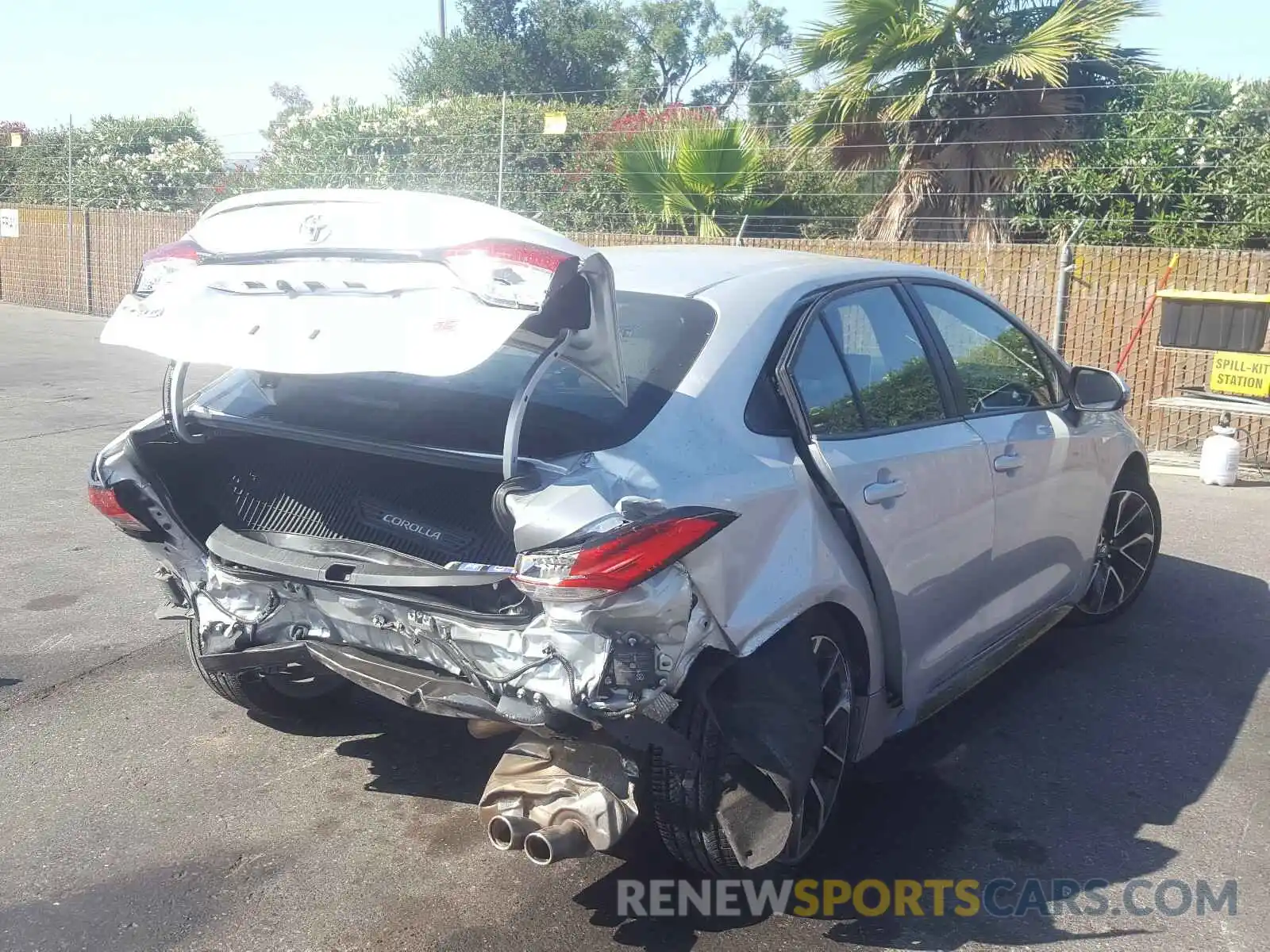 4 Photograph of a damaged car 5YFP4RCE0LP022198 TOYOTA COROLLA 2020