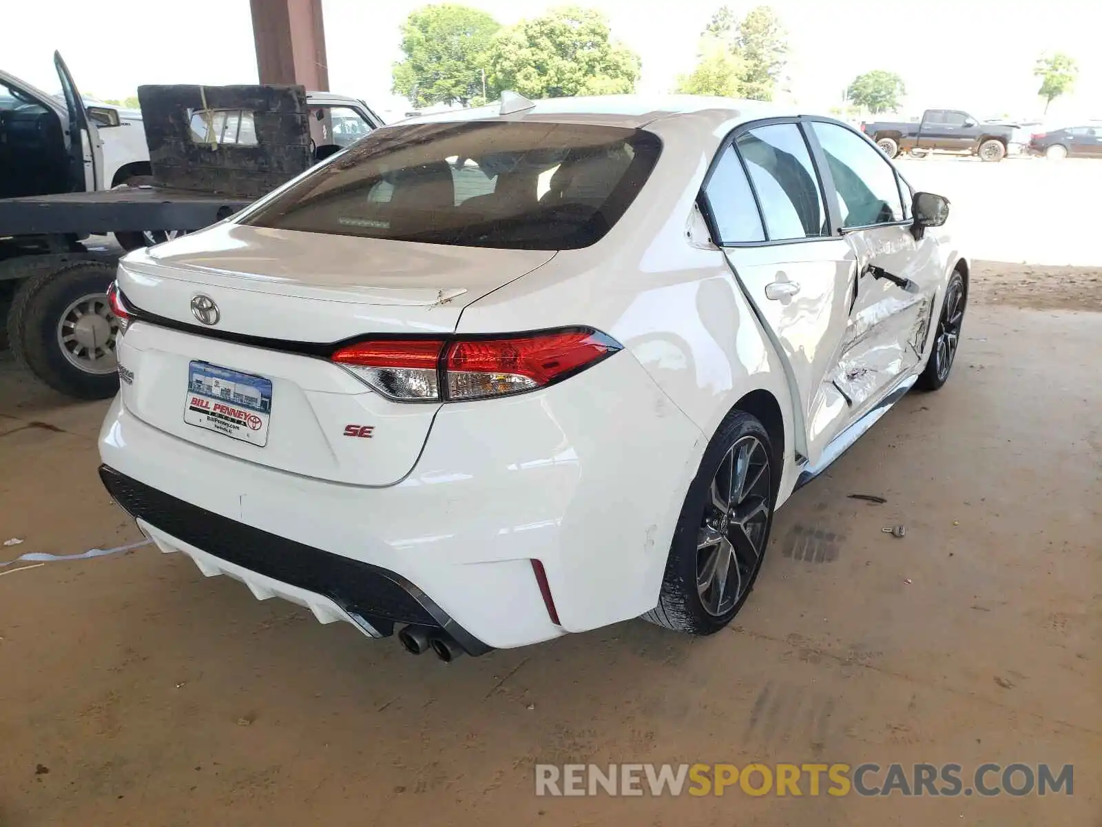 4 Photograph of a damaged car 5YFP4RCE0LP024985 TOYOTA COROLLA 2020