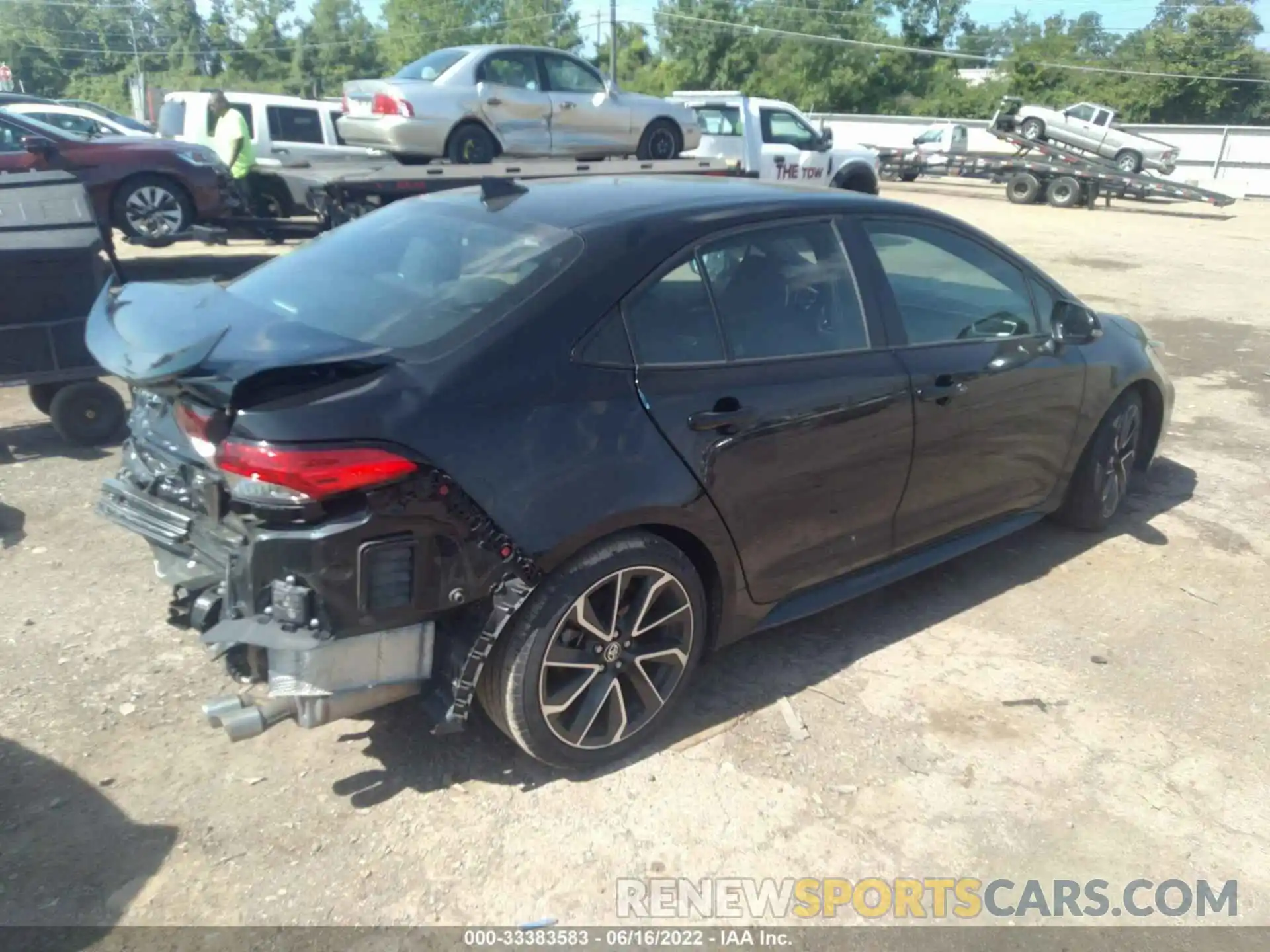 4 Photograph of a damaged car 5YFP4RCE0LP026333 TOYOTA COROLLA 2020