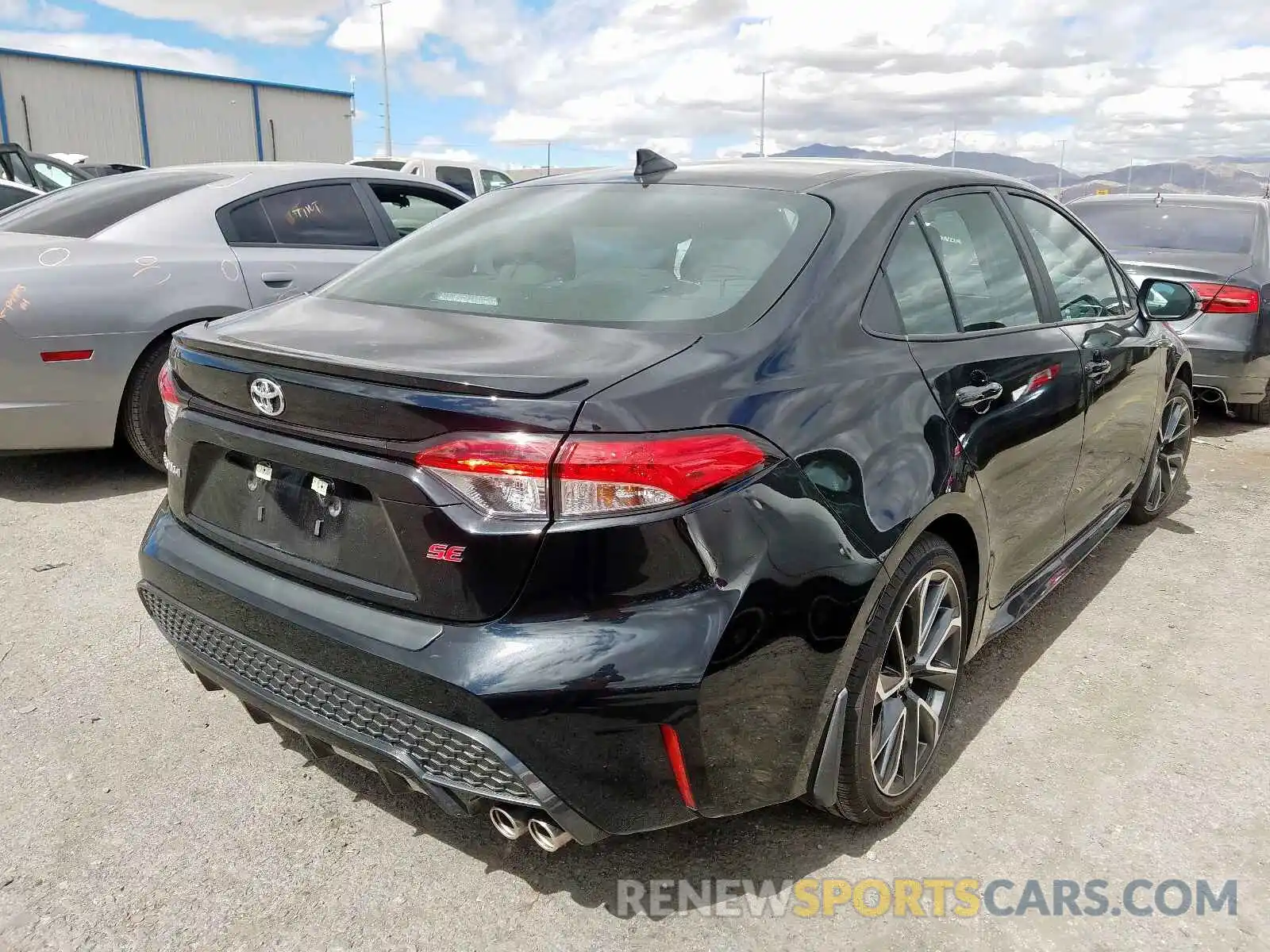 4 Photograph of a damaged car 5YFP4RCE0LP033878 TOYOTA COROLLA 2020