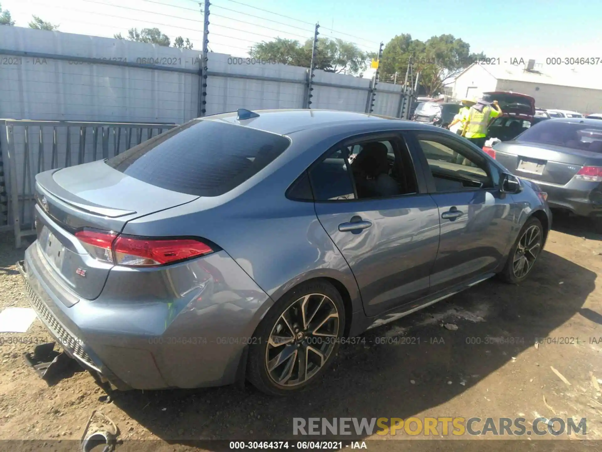 4 Photograph of a damaged car 5YFP4RCE0LP038286 TOYOTA COROLLA 2020