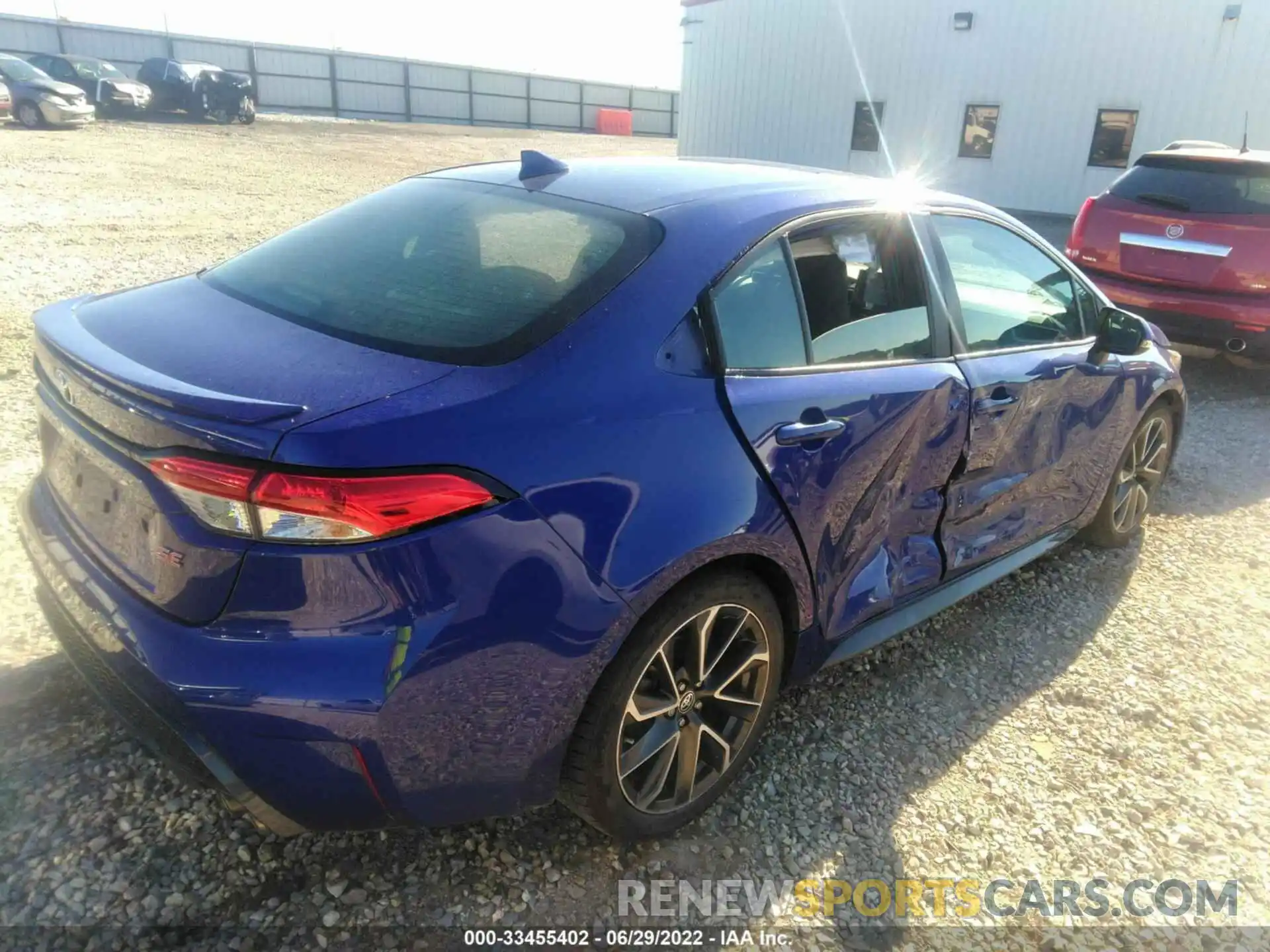 4 Photograph of a damaged car 5YFP4RCE1LP008505 TOYOTA COROLLA 2020