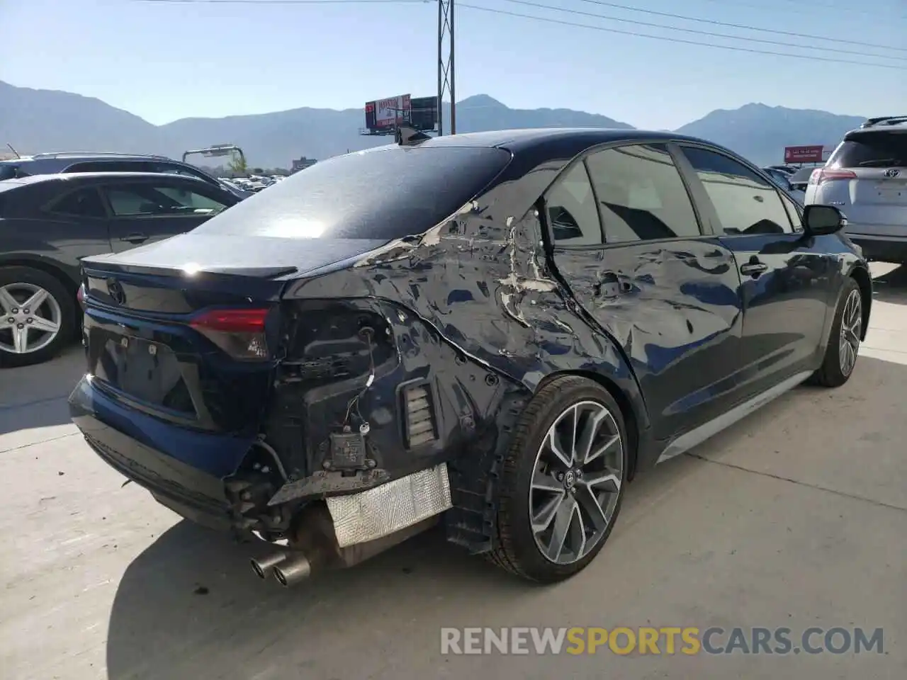 4 Photograph of a damaged car 5YFP4RCE1LP011534 TOYOTA COROLLA 2020