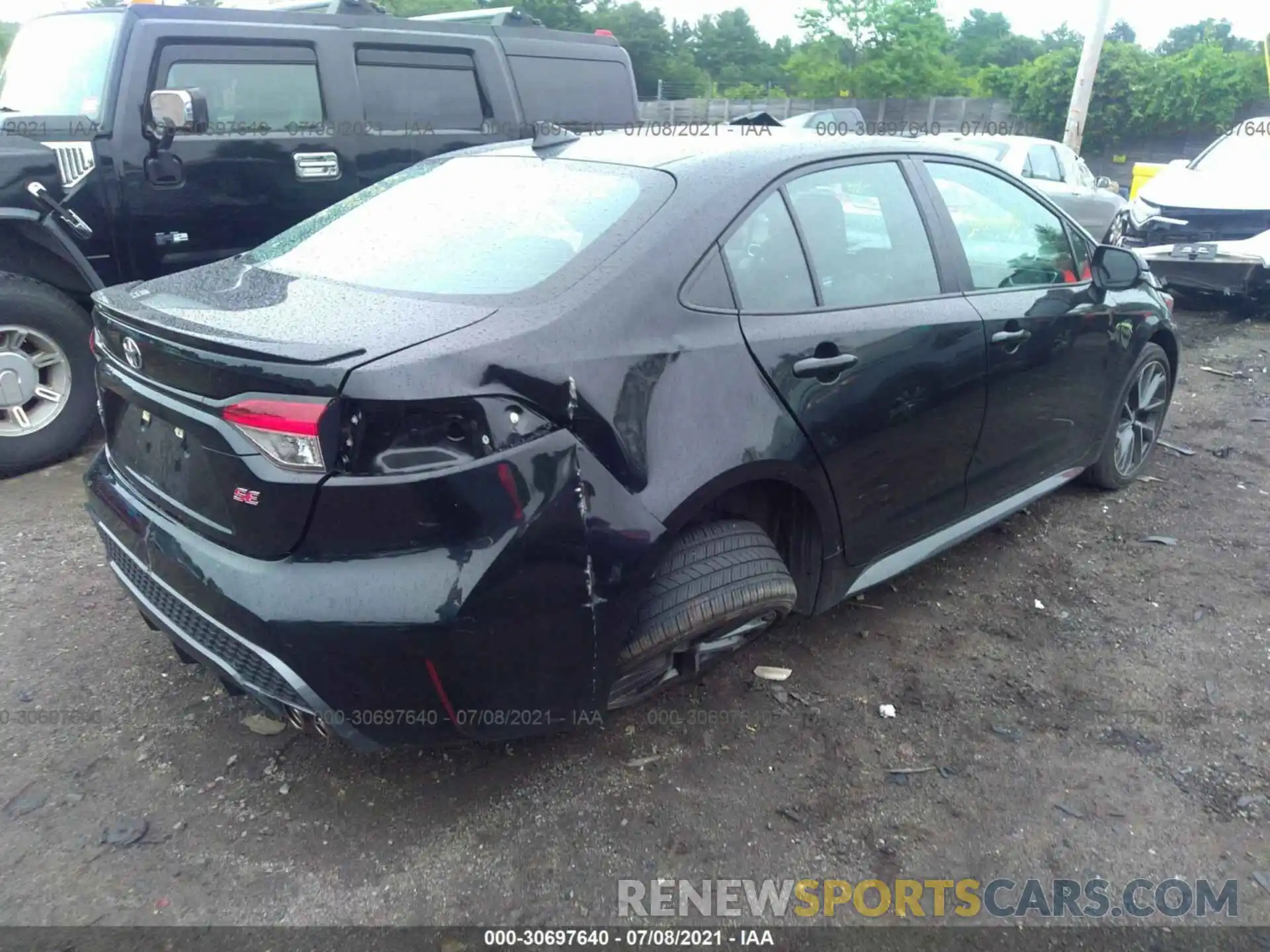 4 Photograph of a damaged car 5YFP4RCE1LP015714 TOYOTA COROLLA 2020